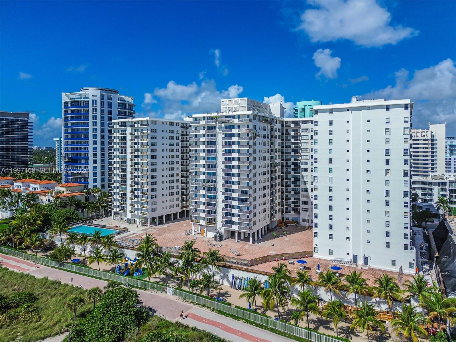6039 Collins Ave # 1607