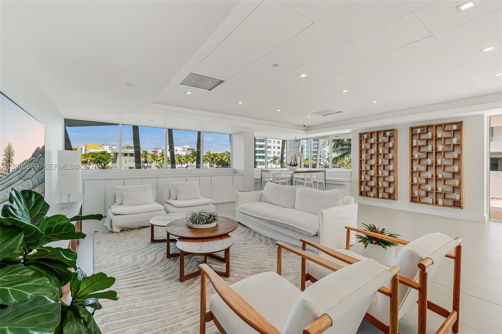 5900 Collins Ave # 402