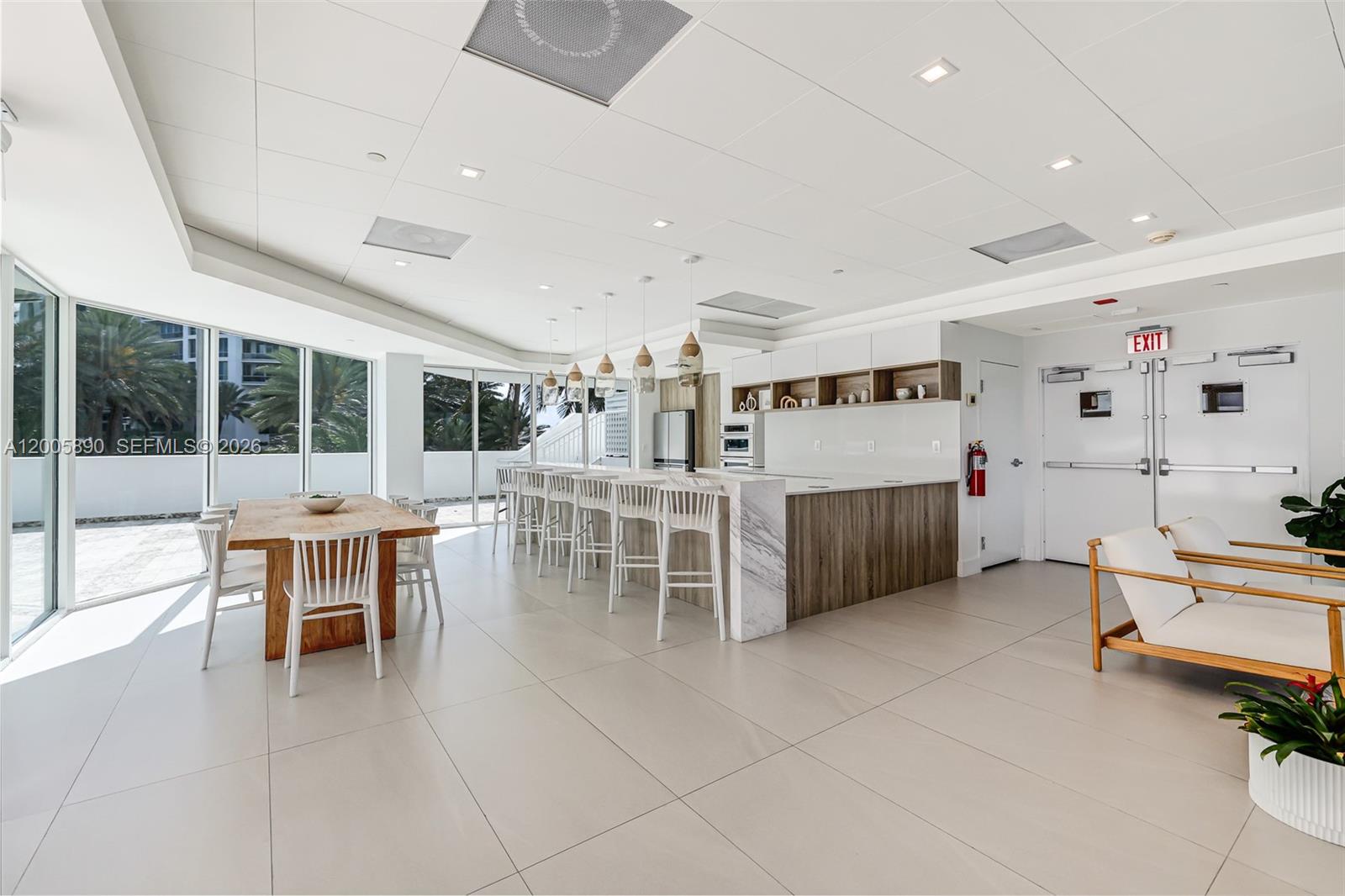 5900 Collins Ave # 402