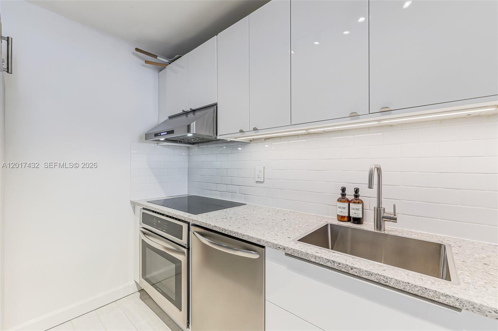 1331 Lincoln Rd # 704