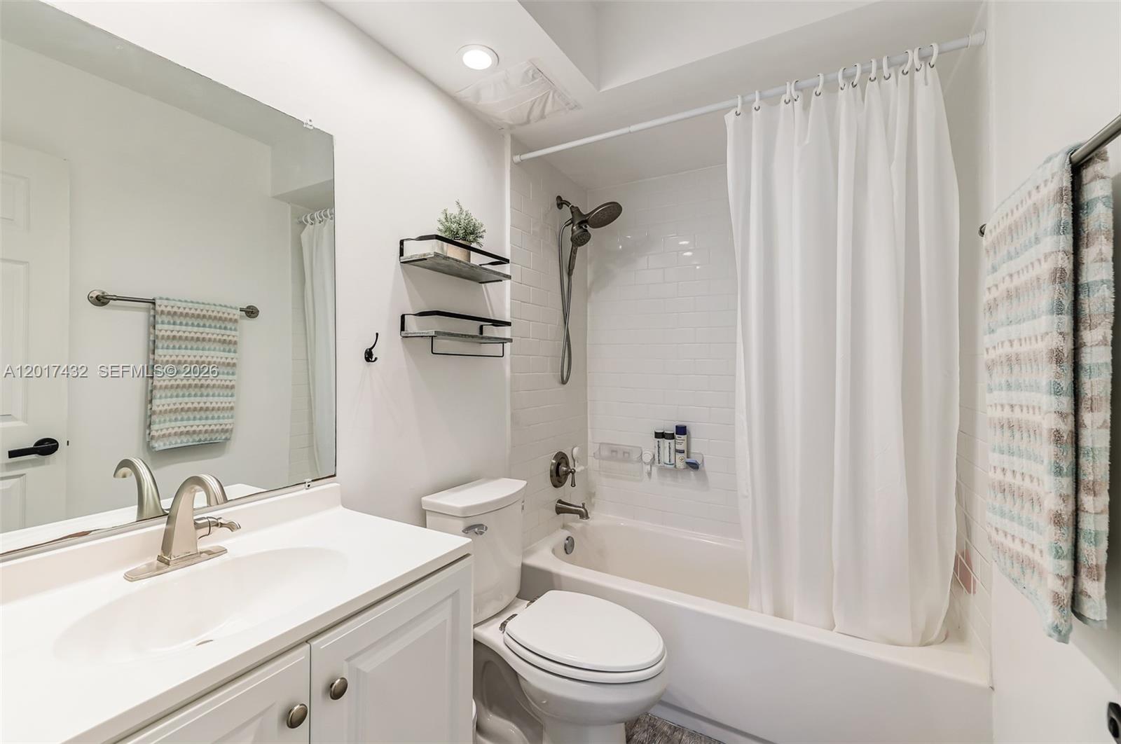 1331 Lincoln Rd # 704