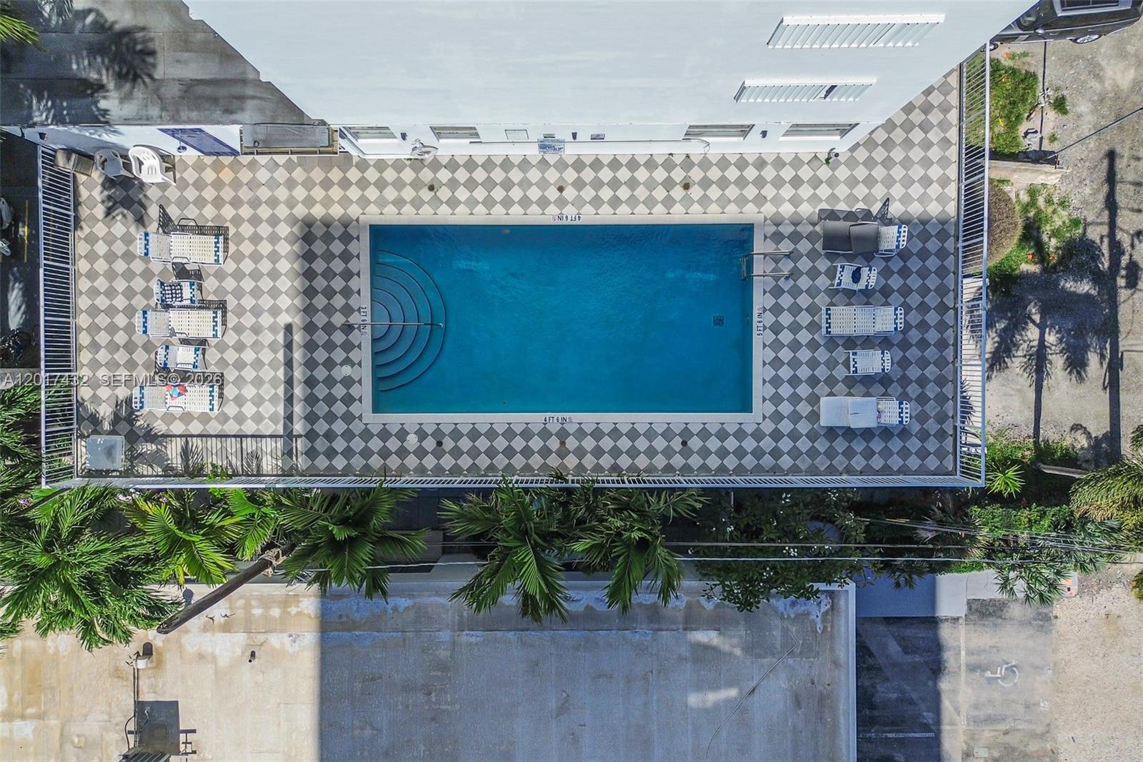 1331 Lincoln Rd # 704