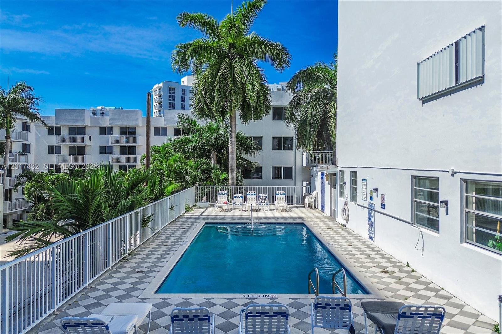 1331 Lincoln Rd # 704