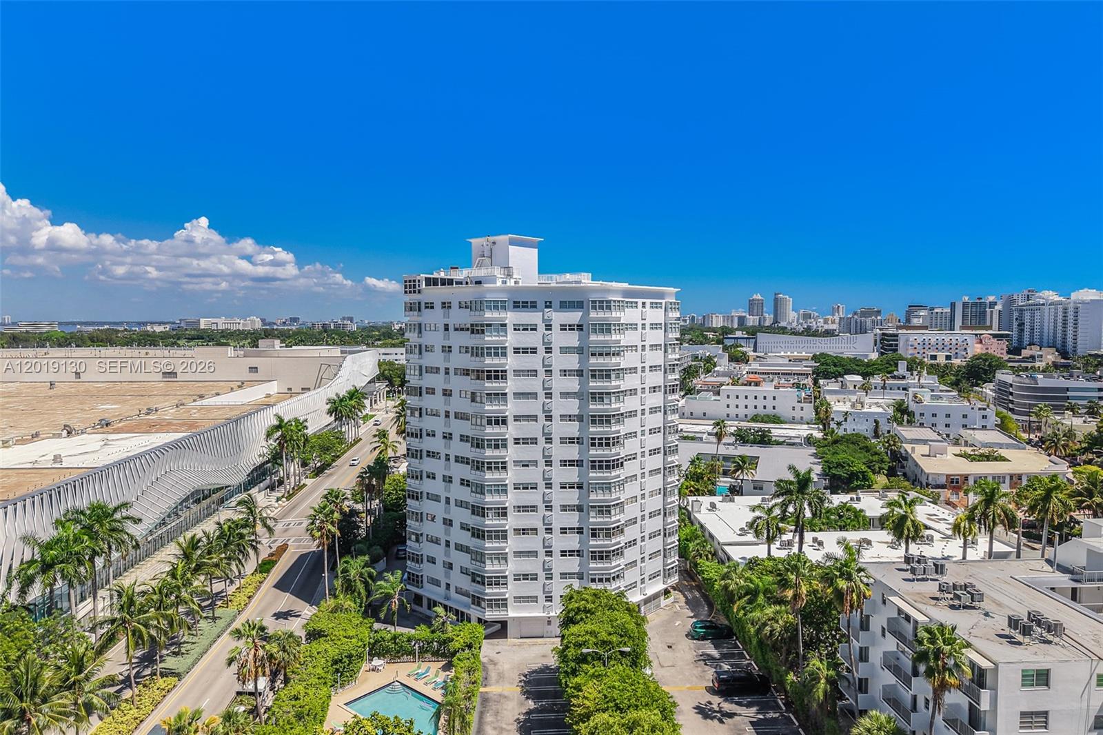 1881 Washington Ave # 4B