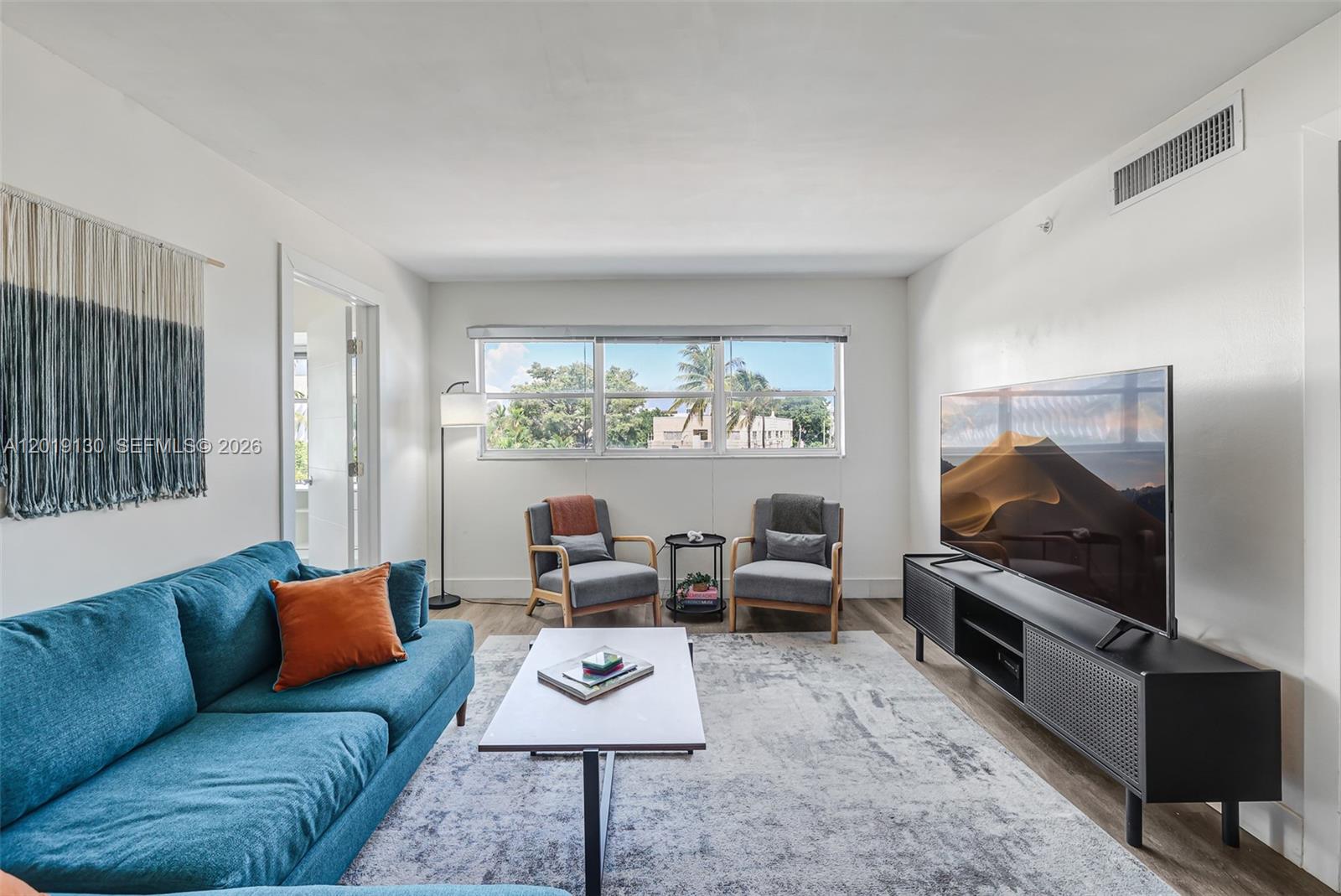 1881 Washington Ave # 4B