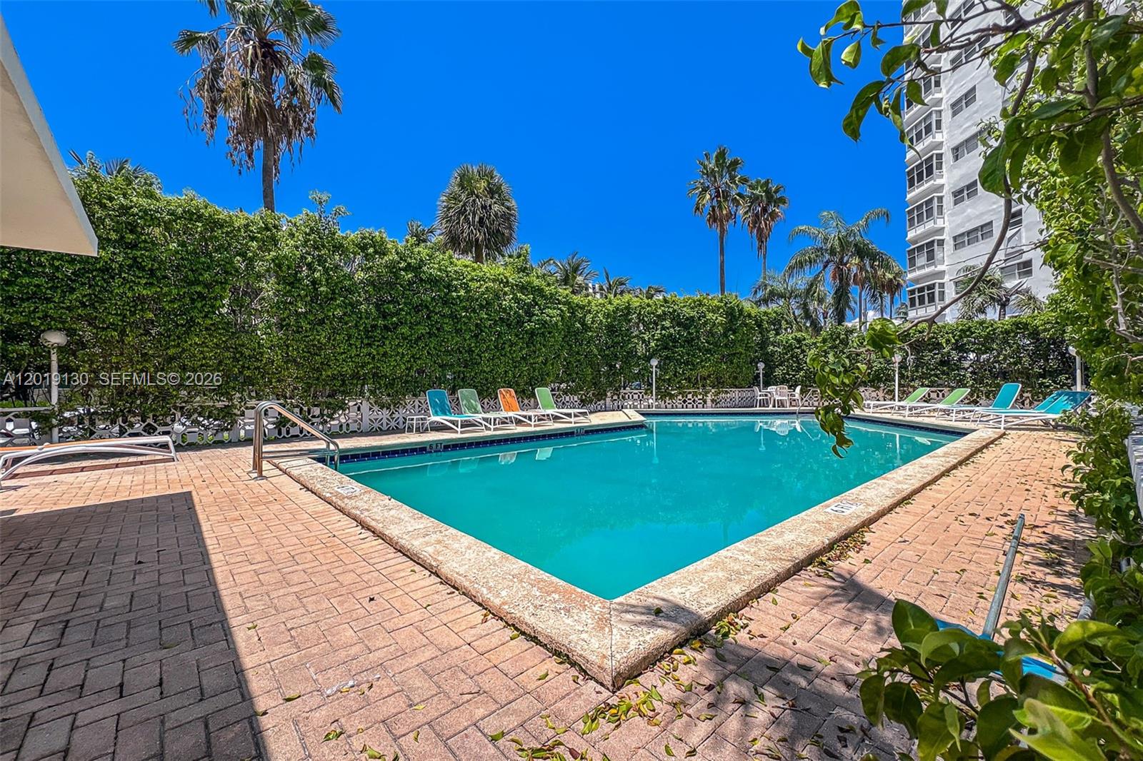 1881 Washington Ave # 4B