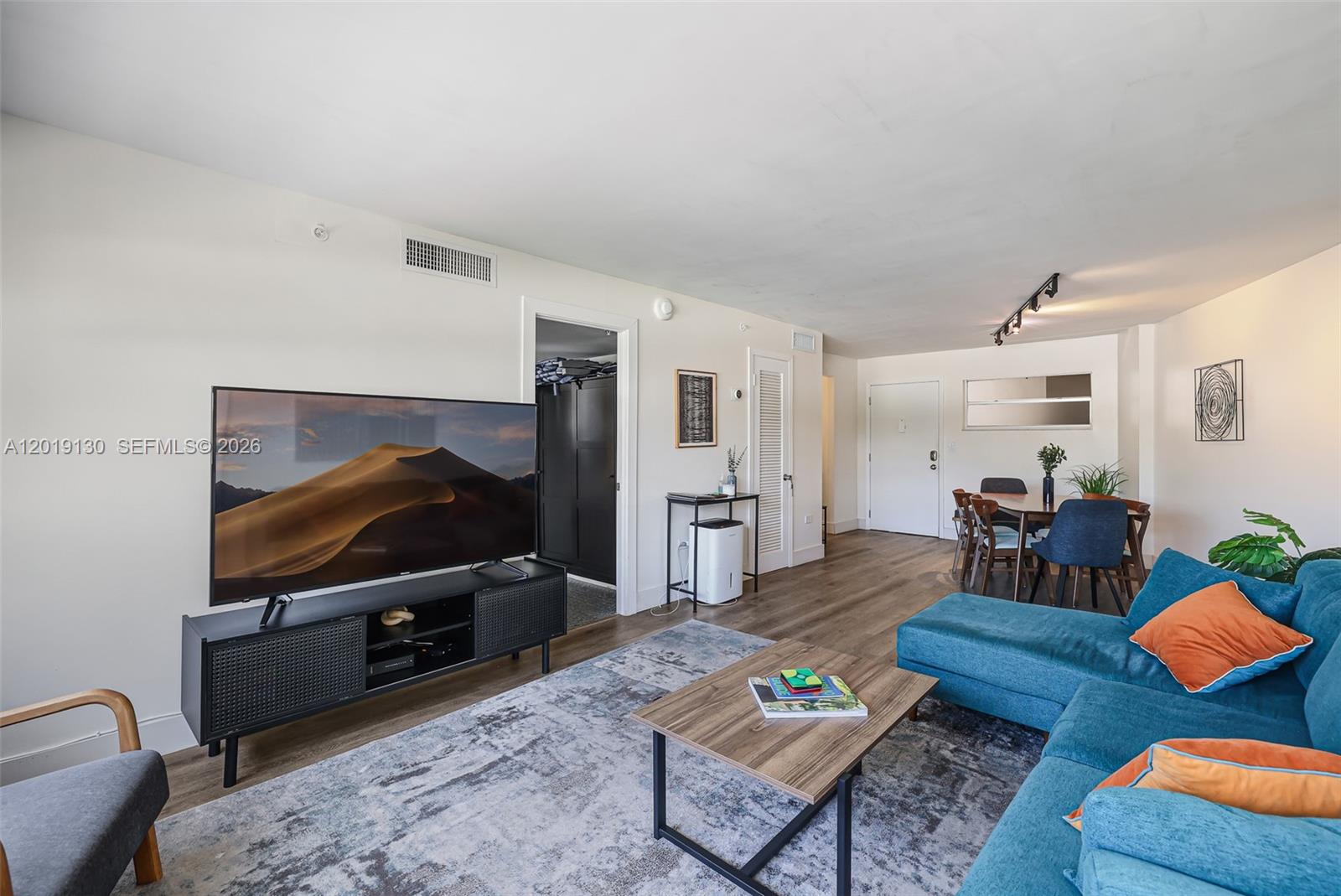 1881 Washington Ave # 4B