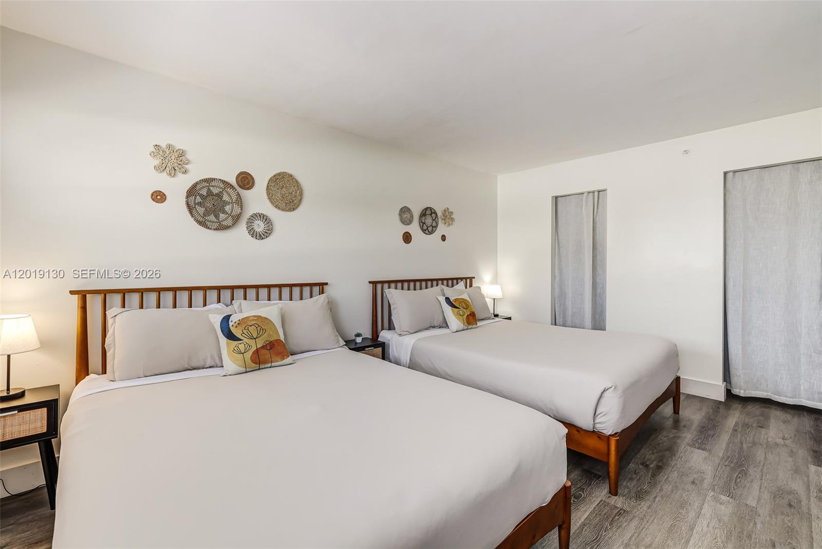 1881 Washington Ave # 4B