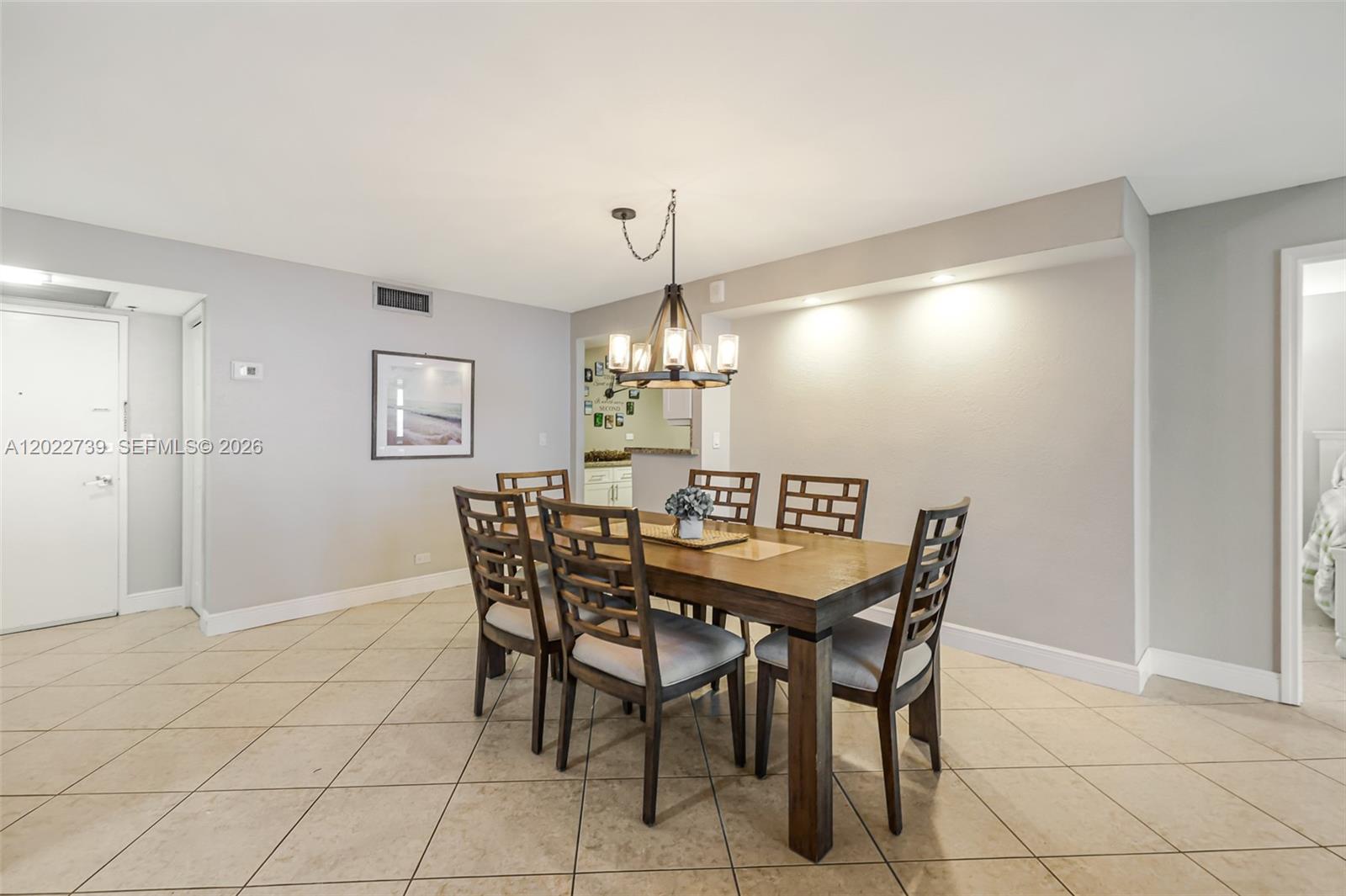 6039 Collins Ave # 936