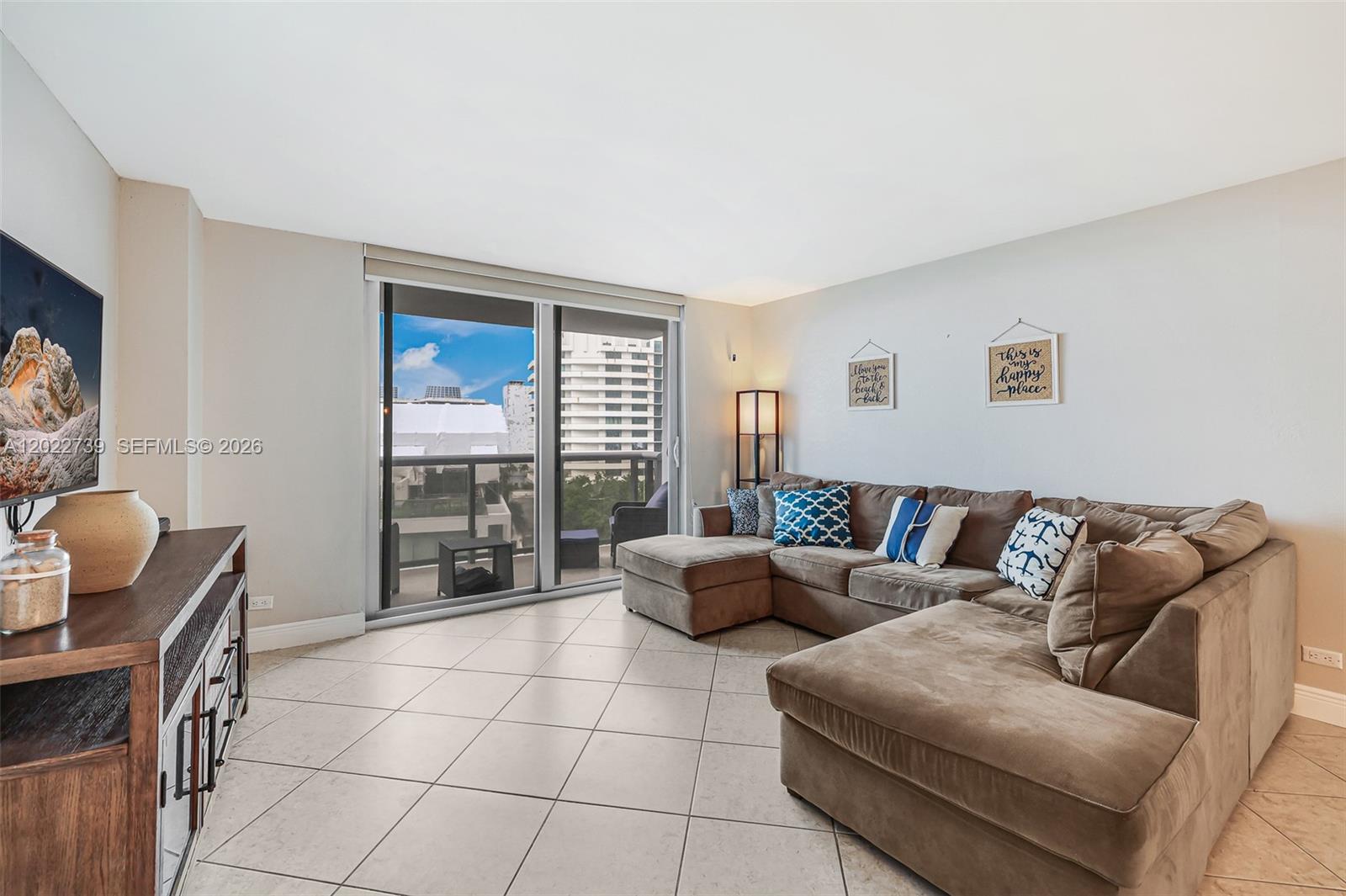 6039 Collins Ave # 936