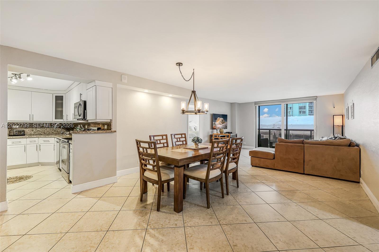 6039 Collins Ave # 936