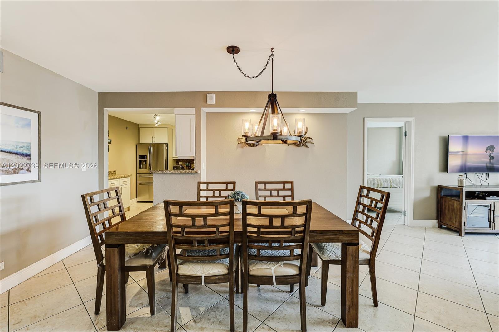 6039 Collins Ave # 936
