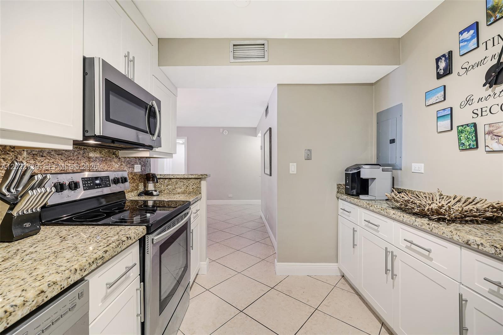 6039 Collins Ave # 936