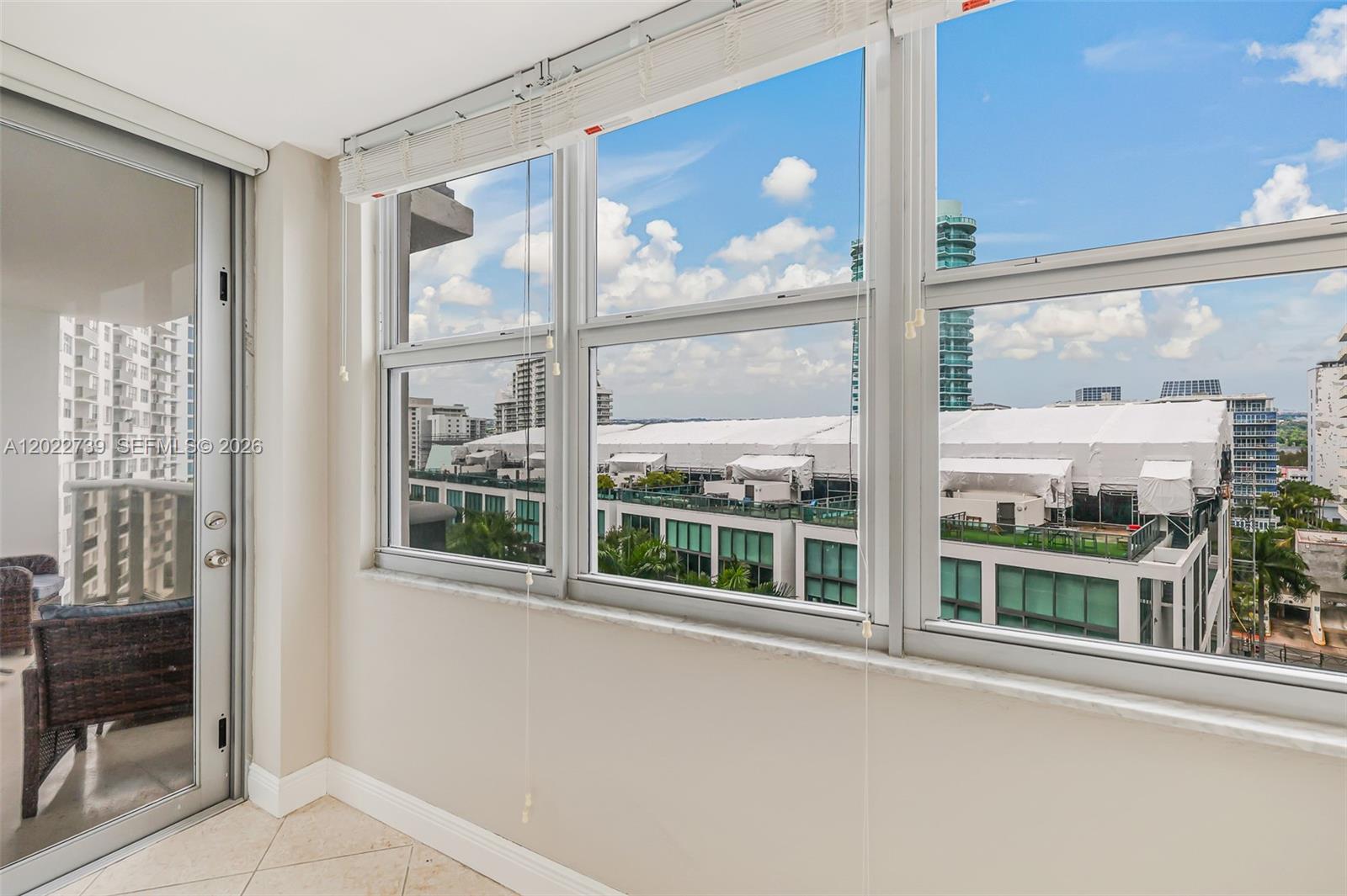 6039 Collins Ave # 936