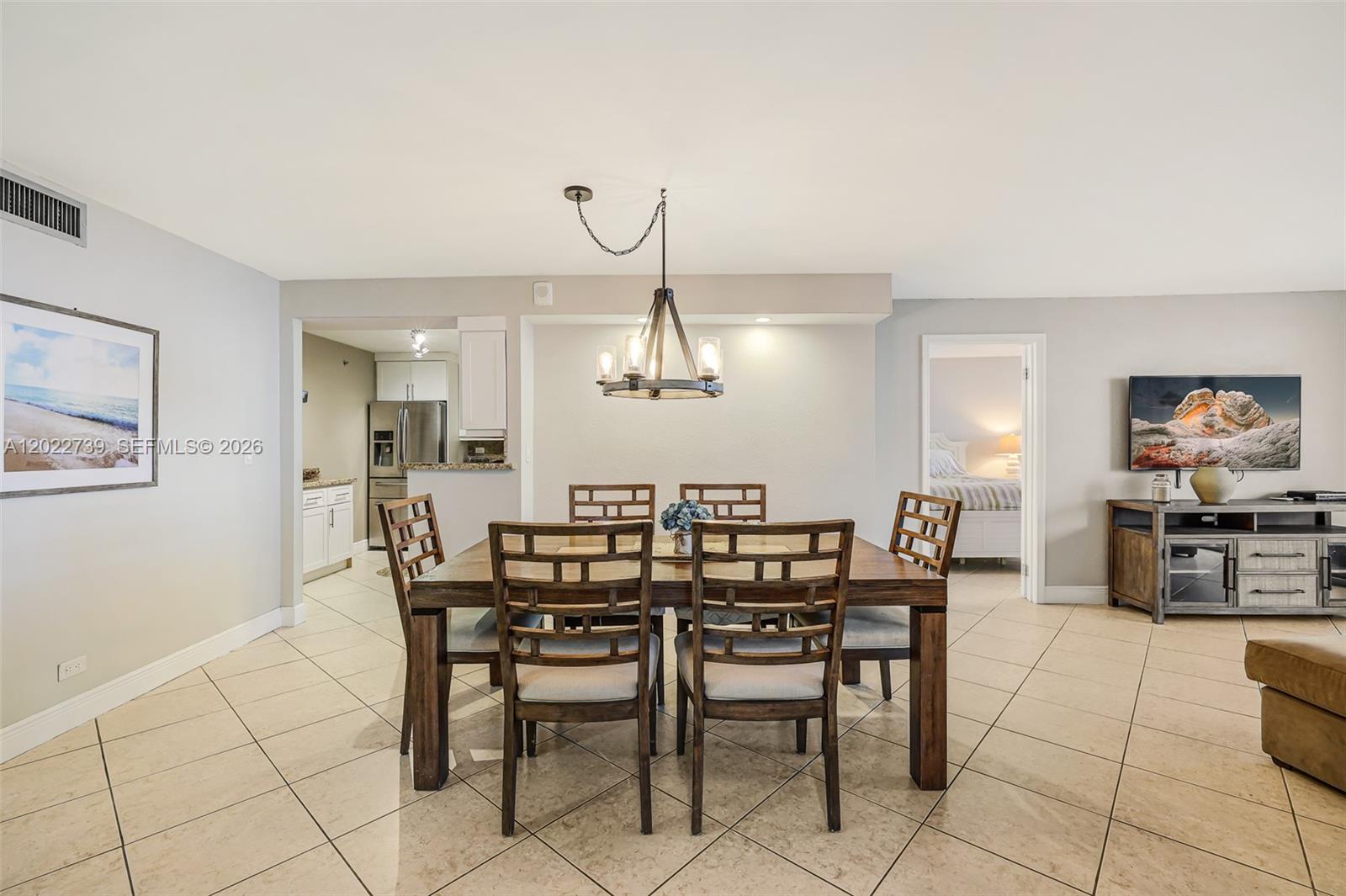 6039 Collins Ave # 936