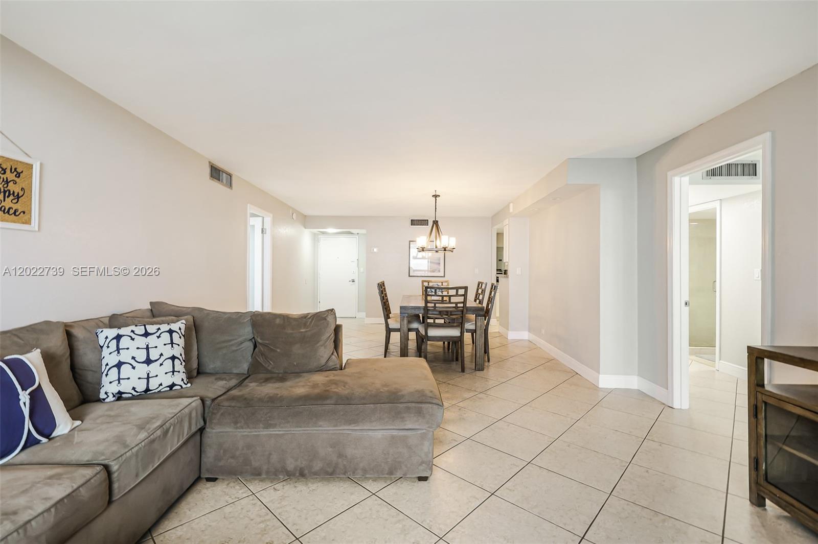 6039 Collins Ave # 936