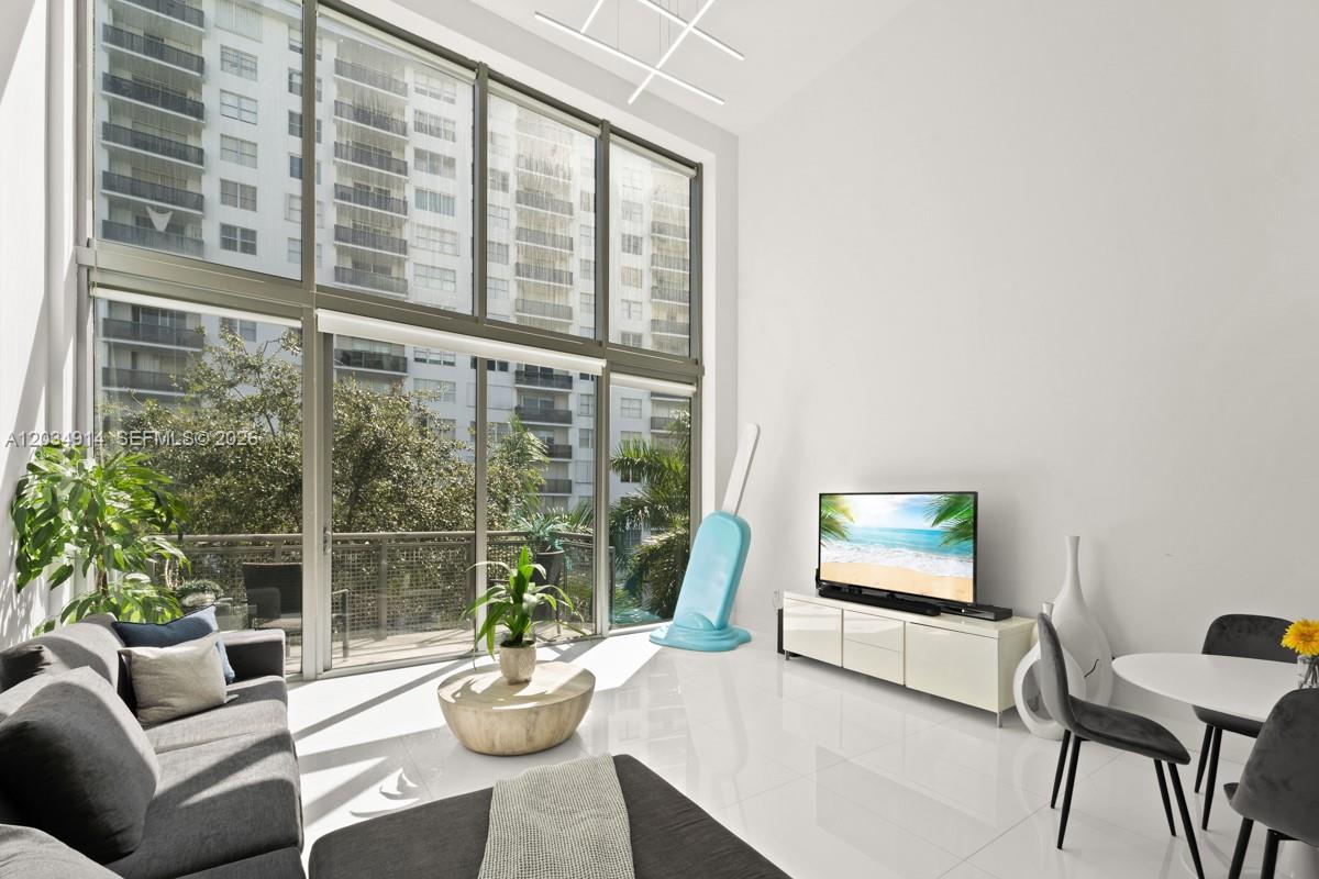 6000 Collins Ave # 517
