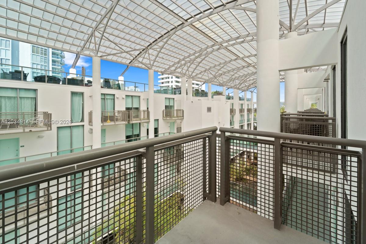 6000 Collins Ave # 517