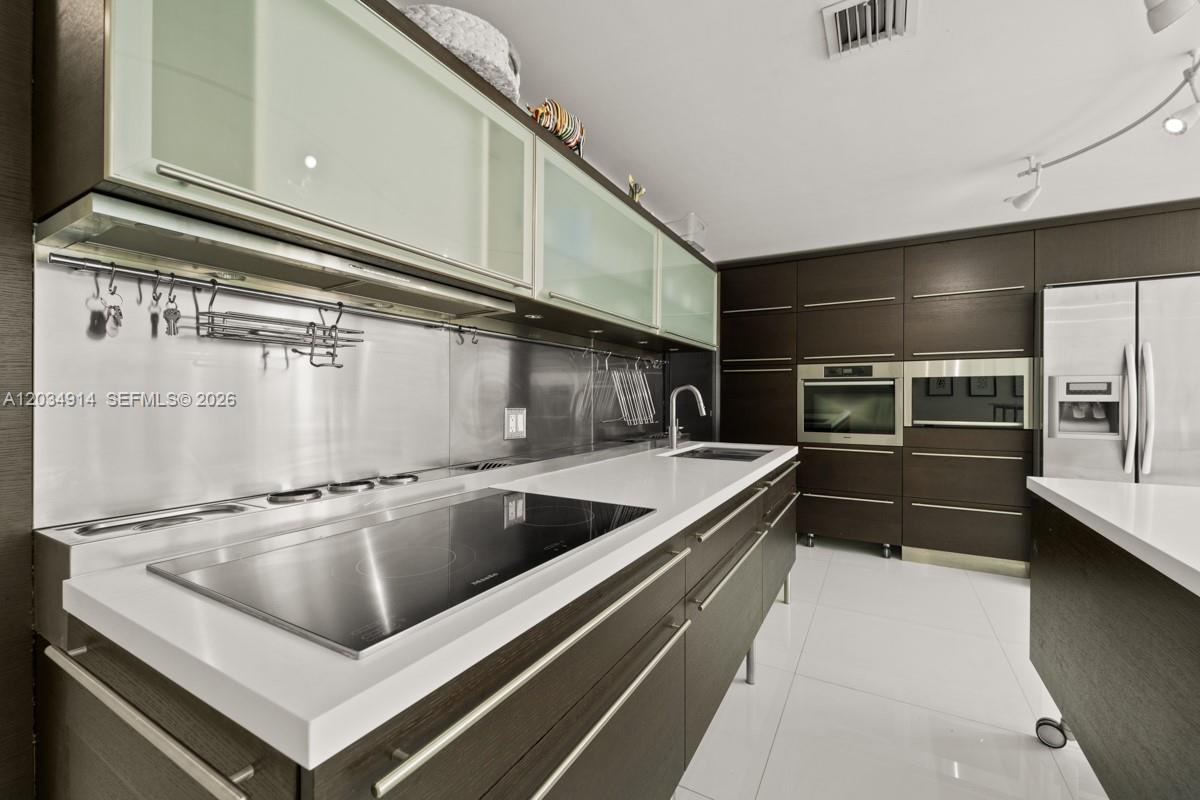 6000 Collins Ave # 517