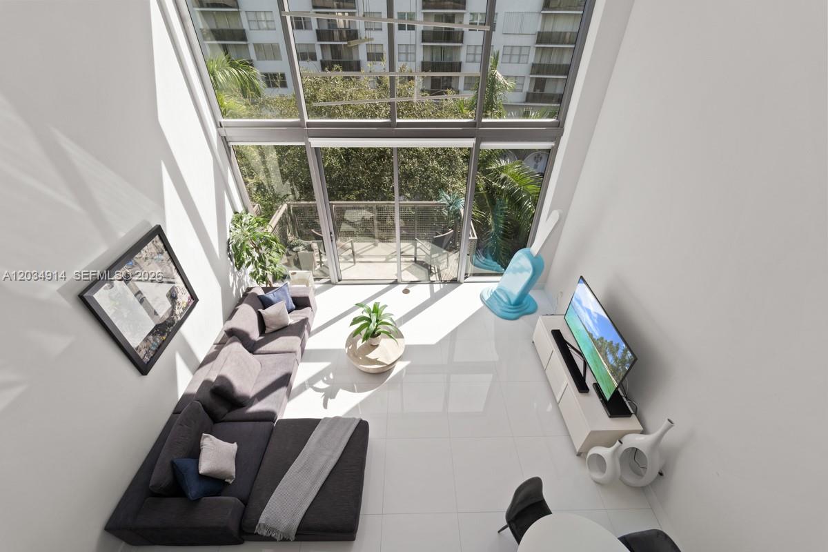 6000 Collins Ave # 517