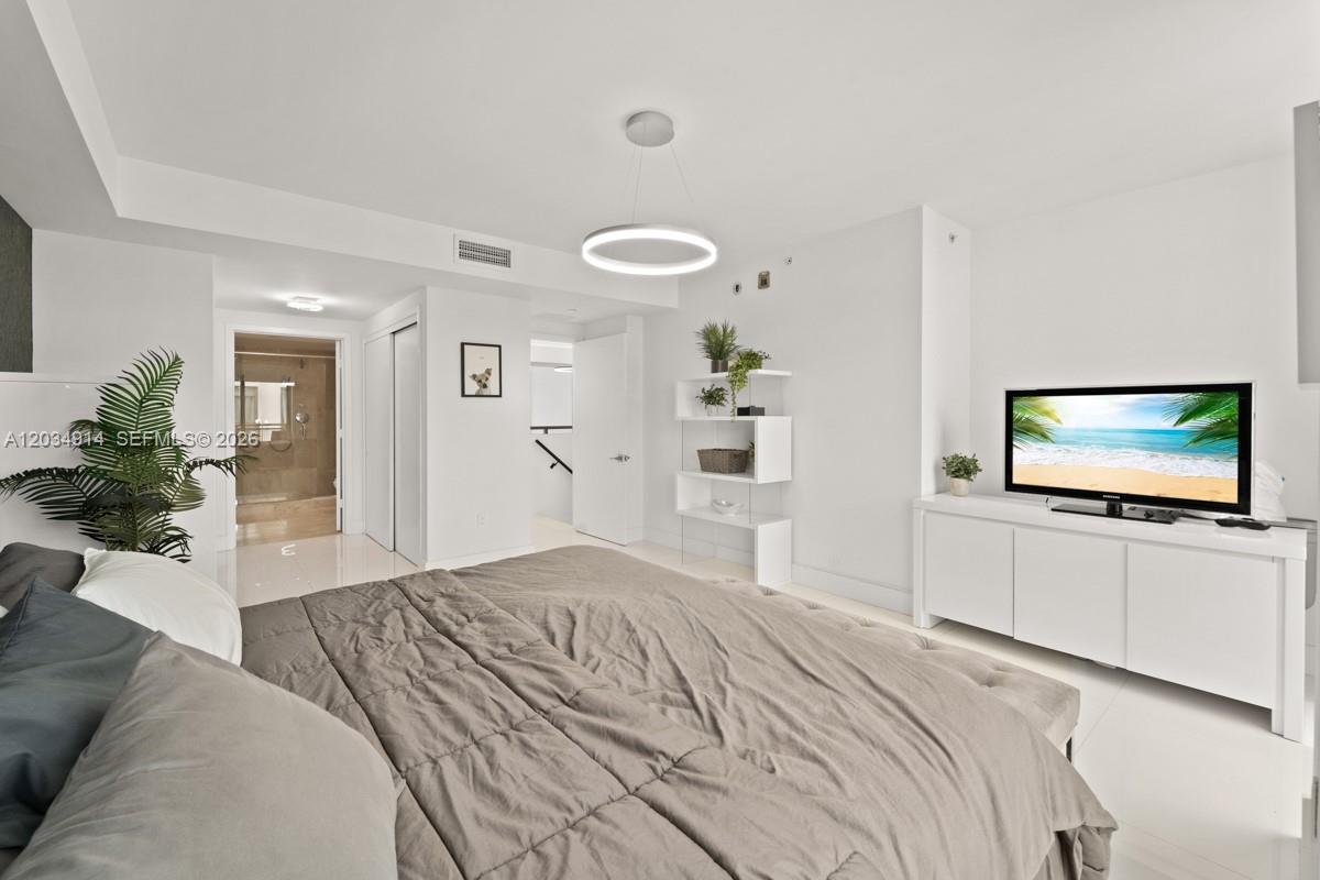 6000 Collins Ave # 517