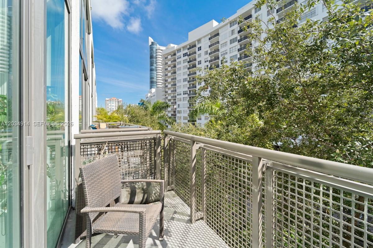 6000 Collins Ave # 517