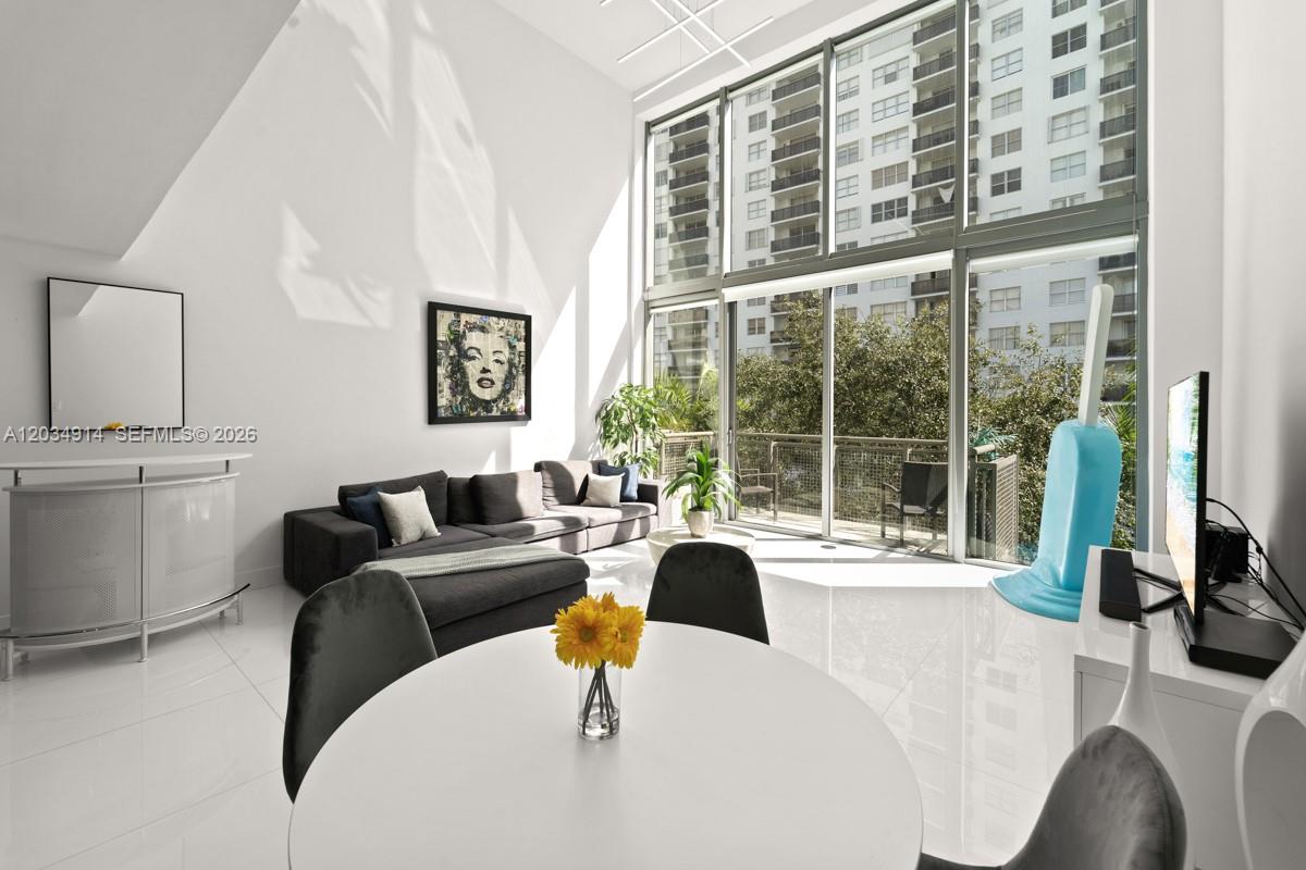 6000 Collins Ave # 517