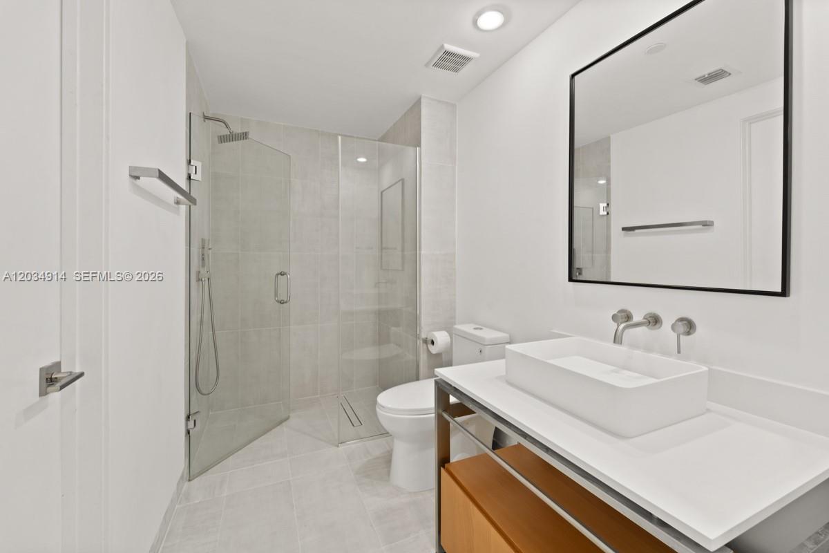 6000 Collins Ave # 517