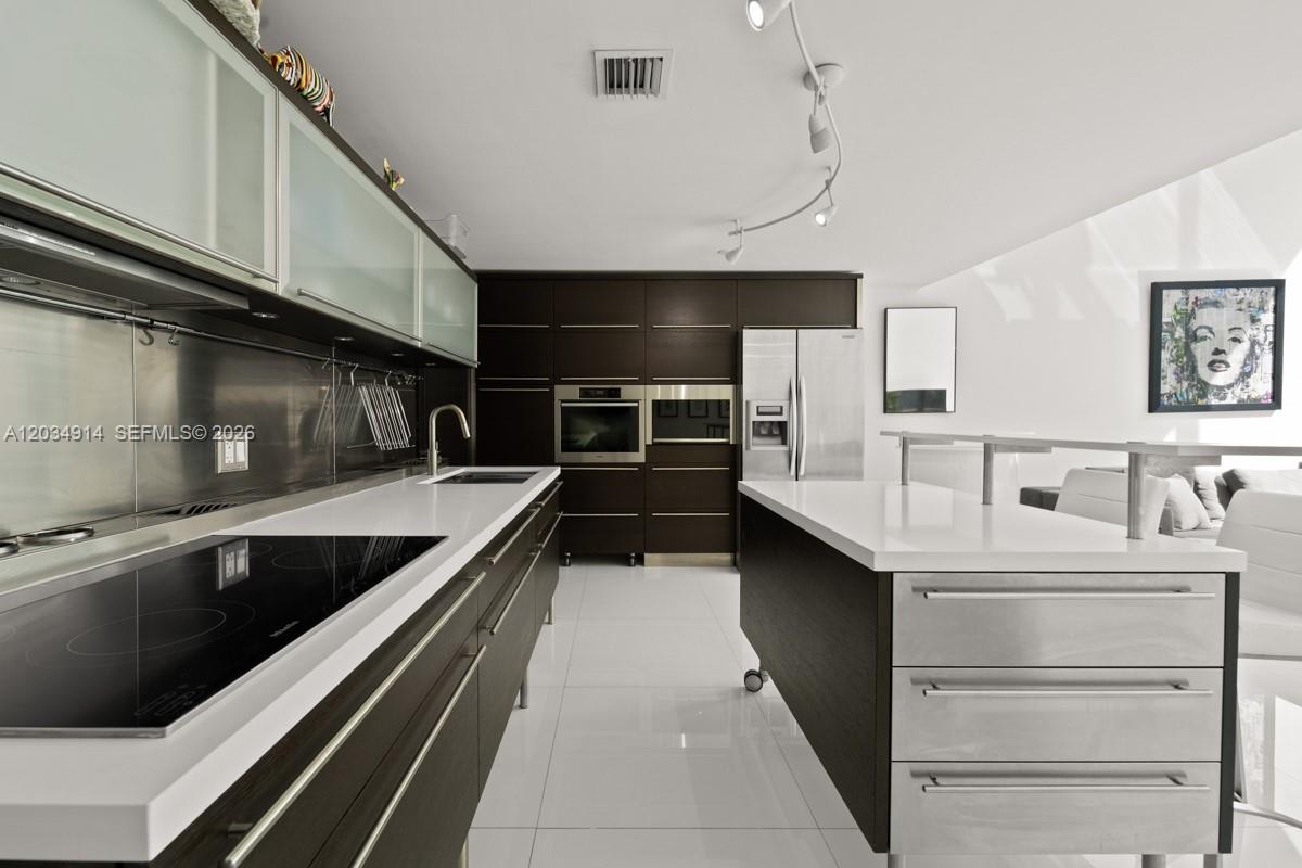 6000 Collins Ave # 517