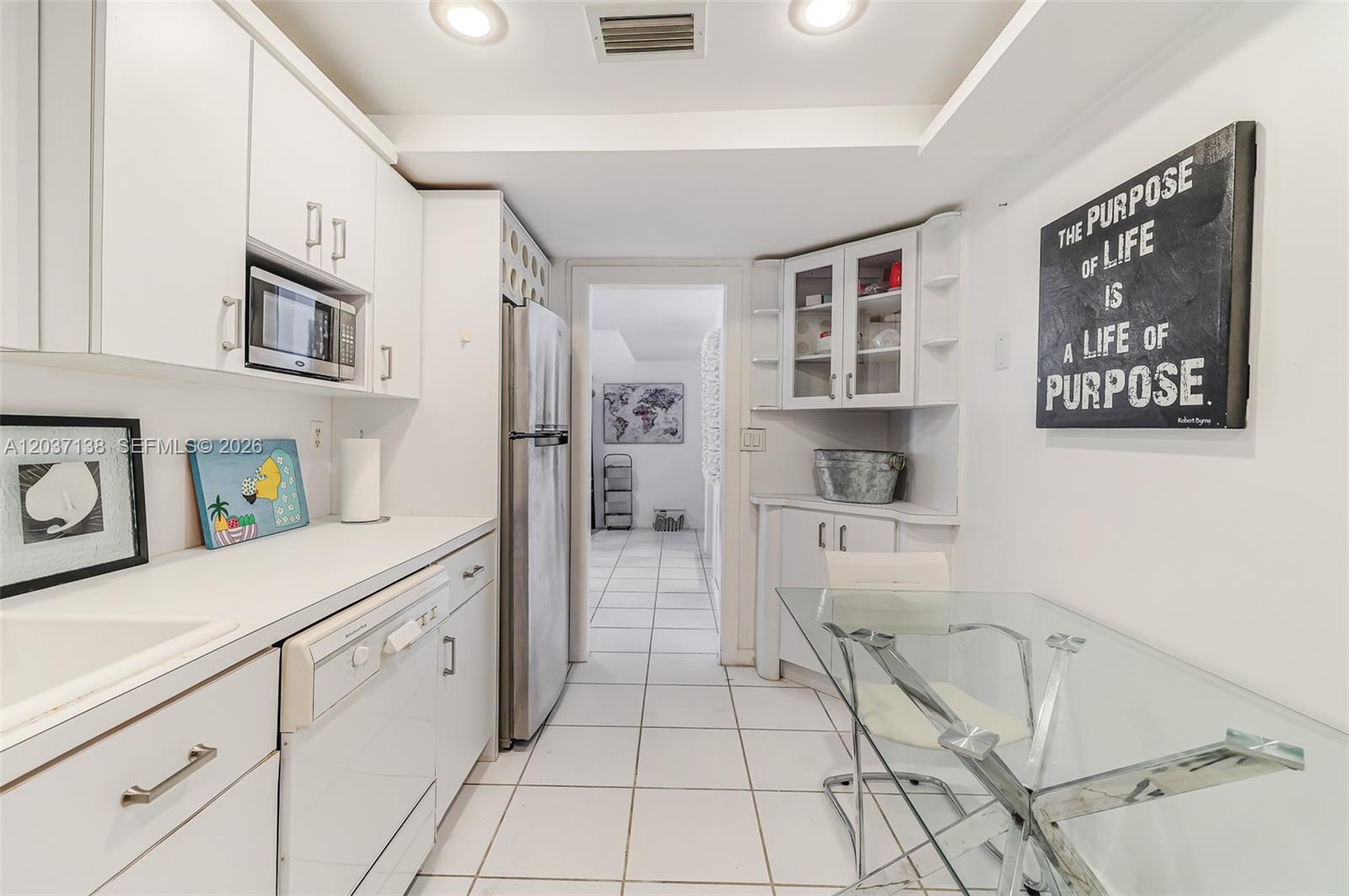 5001 Collins Ave # 6E