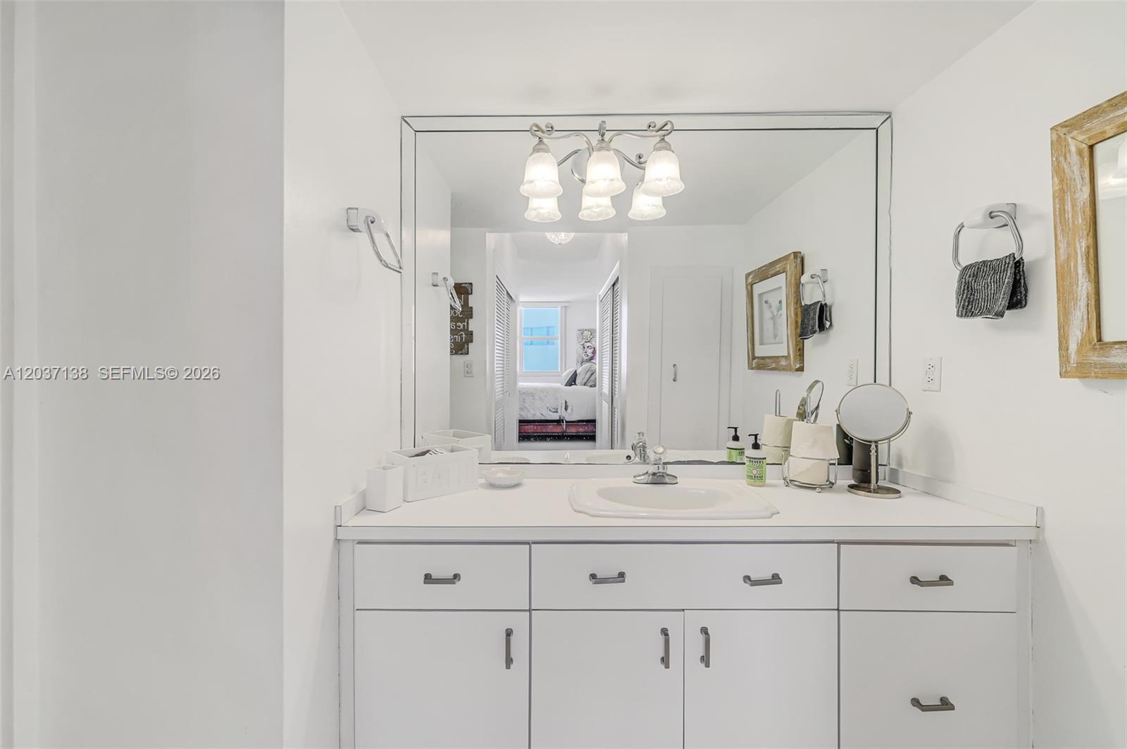 5001 Collins Ave # 6E