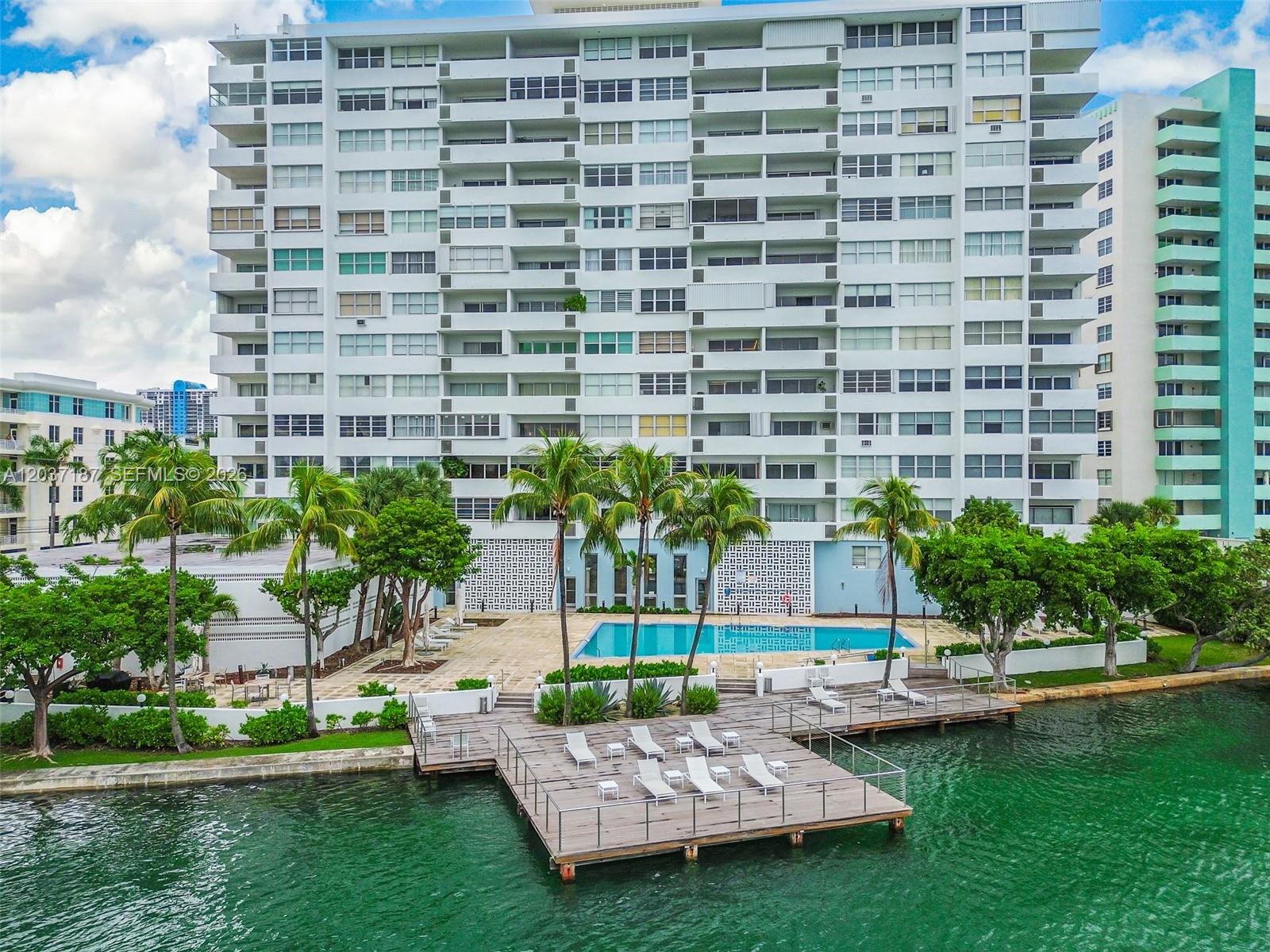 3 Island Ave # 14A