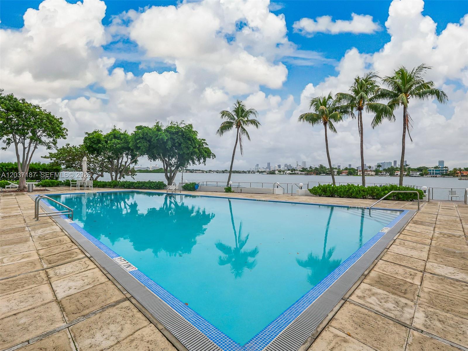 3 Island Ave # 14A