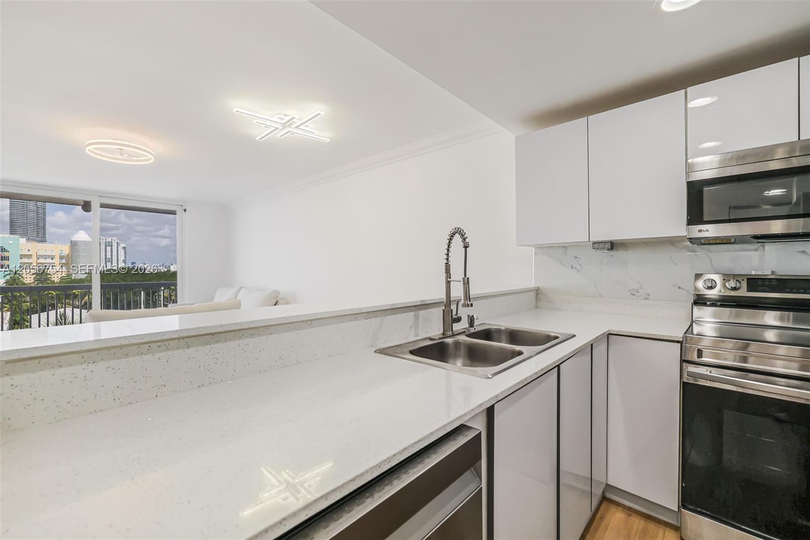 401 Ocean Dr # 602