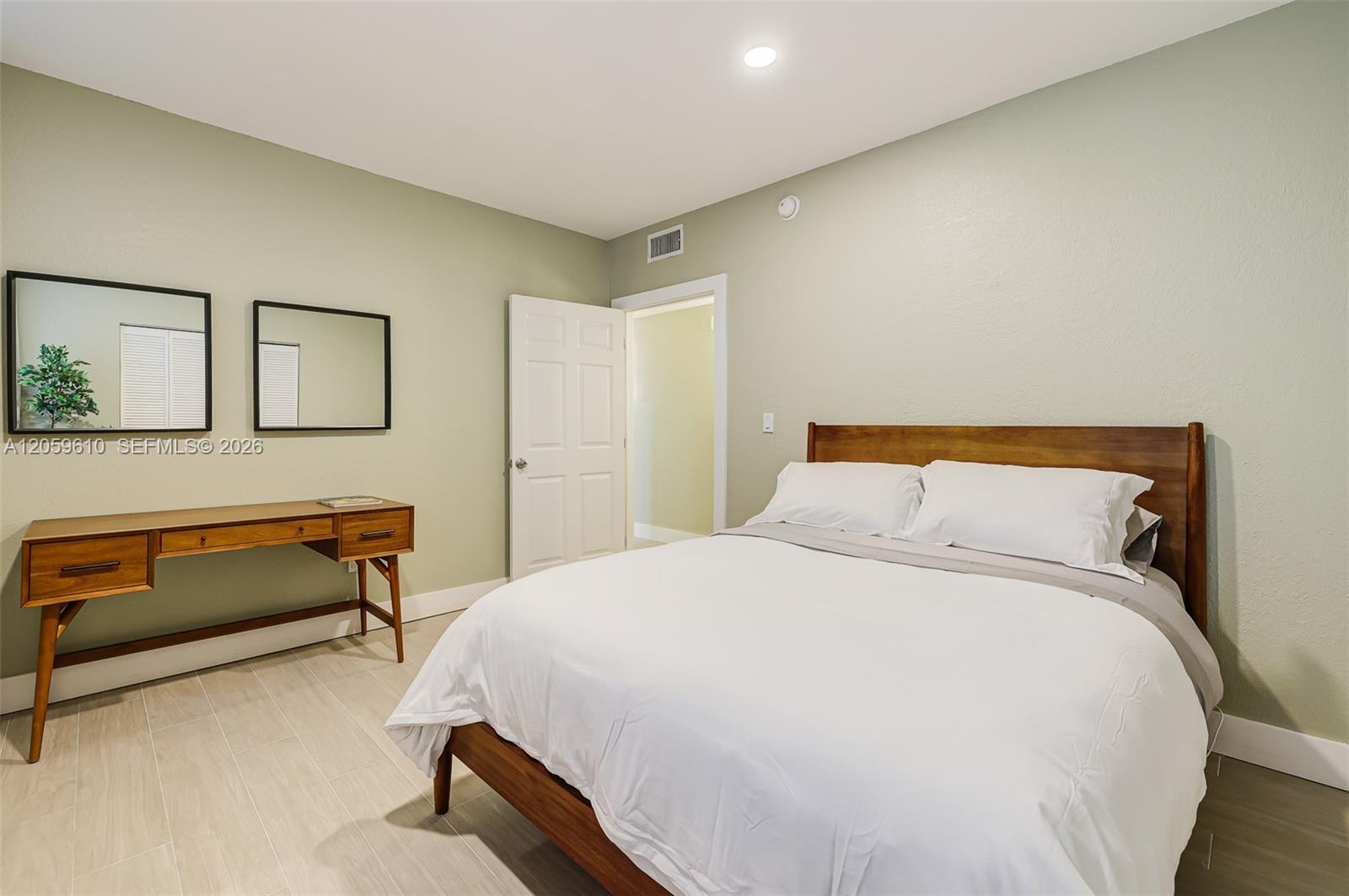 1018 Meridian Ave # 2