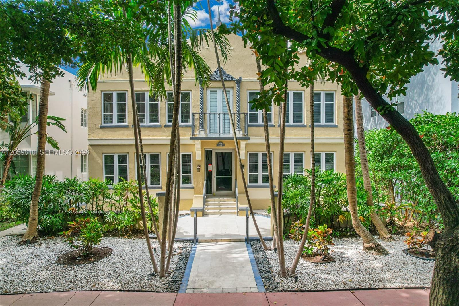 1018 Meridian Ave # 2