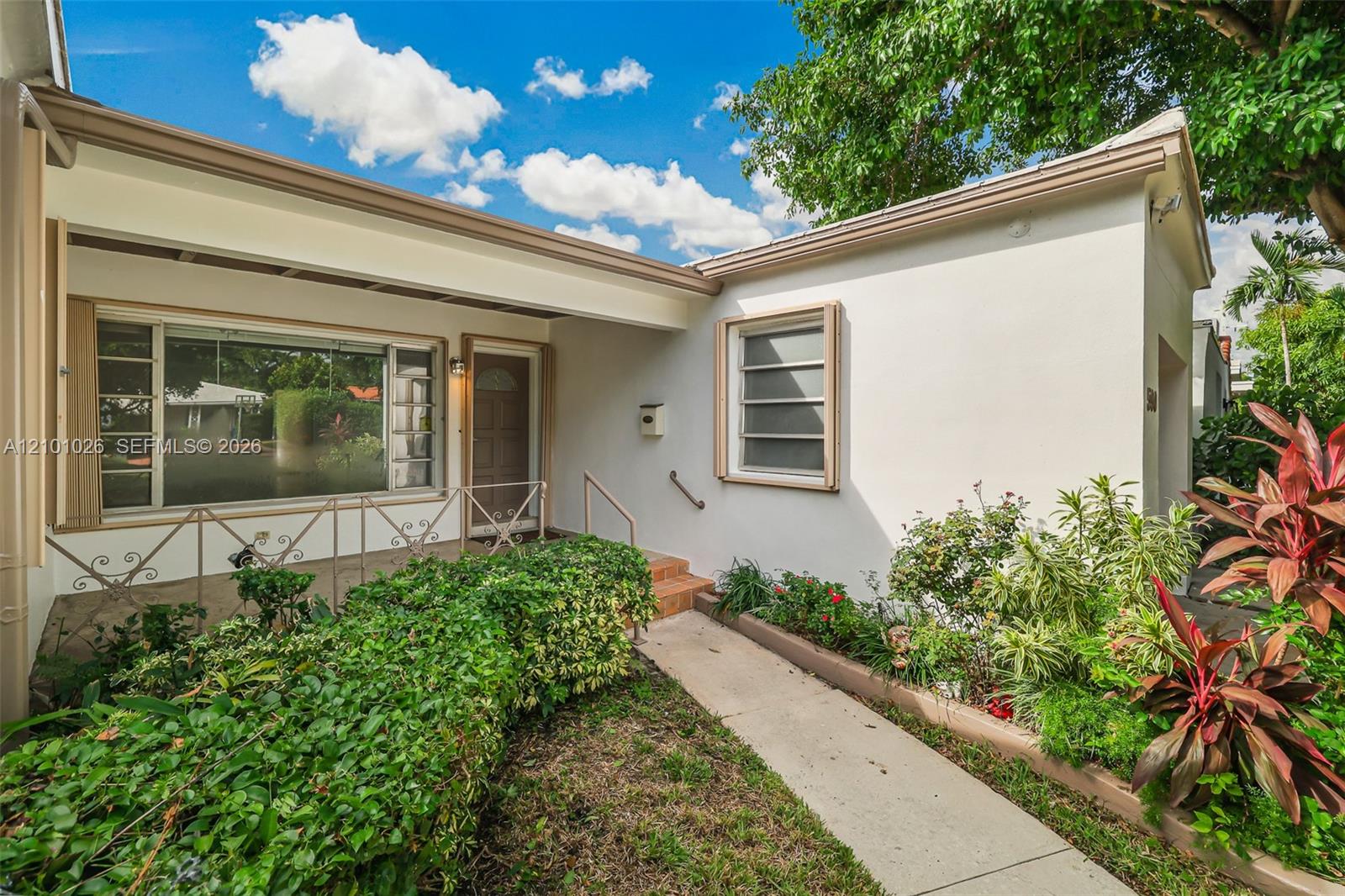 590 W 50th St