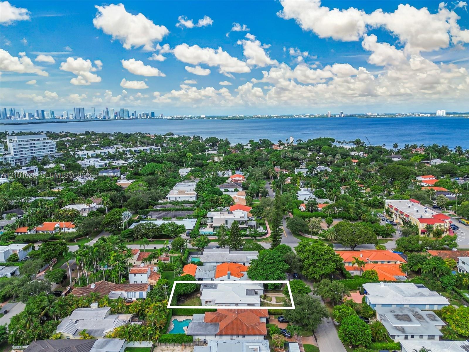 590 W 50th St