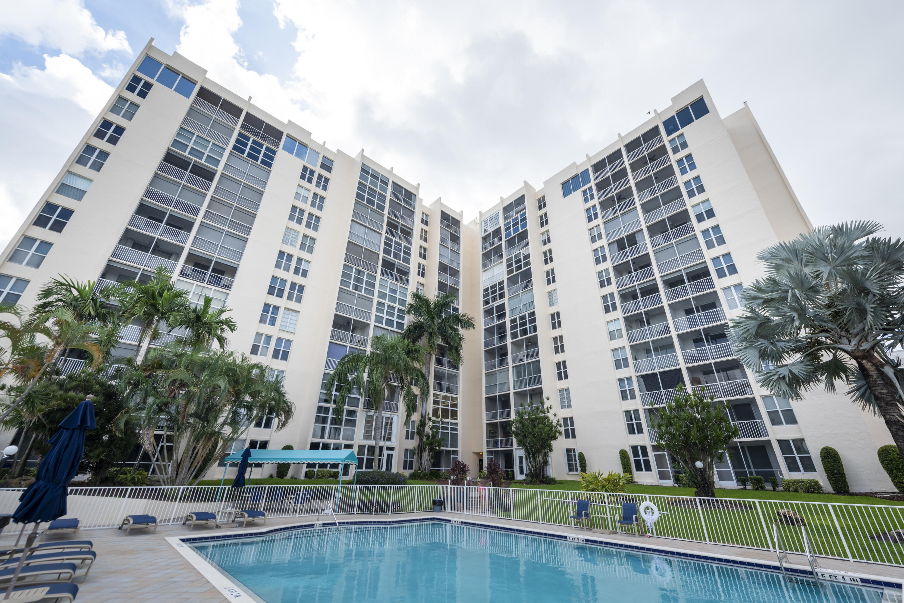 1391 S Ocean Boulevard 302