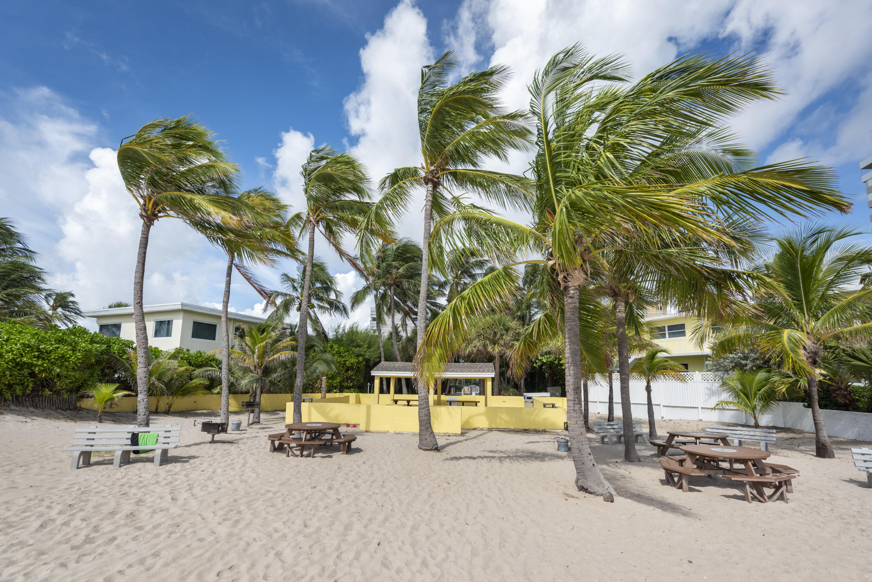 1391 S Ocean Boulevard 302