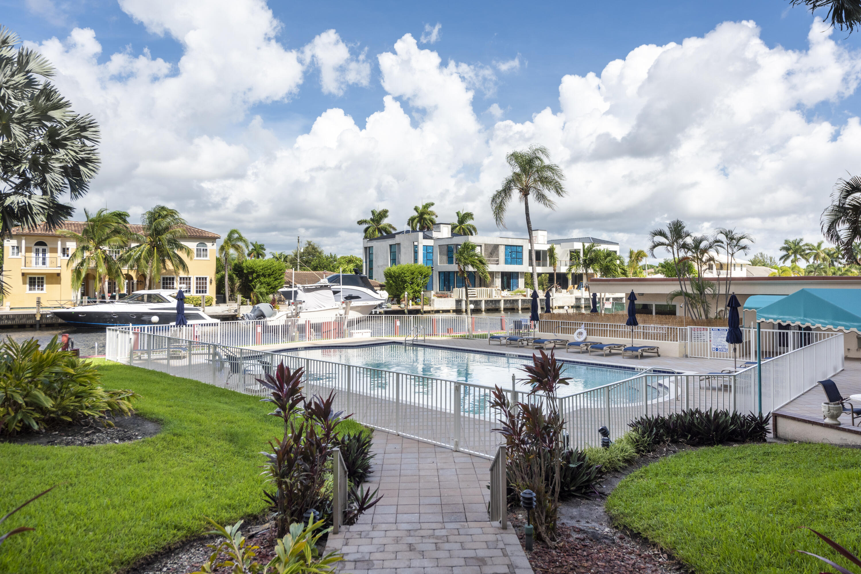 1391 S Ocean Boulevard 302