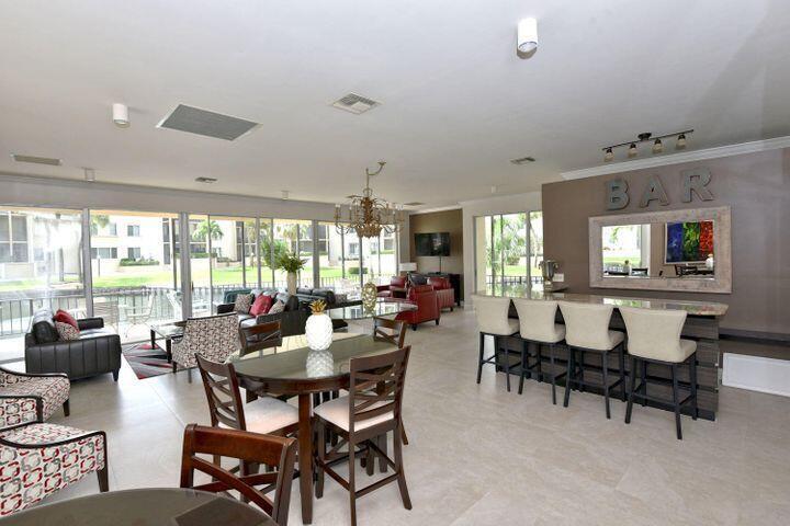 11811 Ave Of The Pga 2-1c