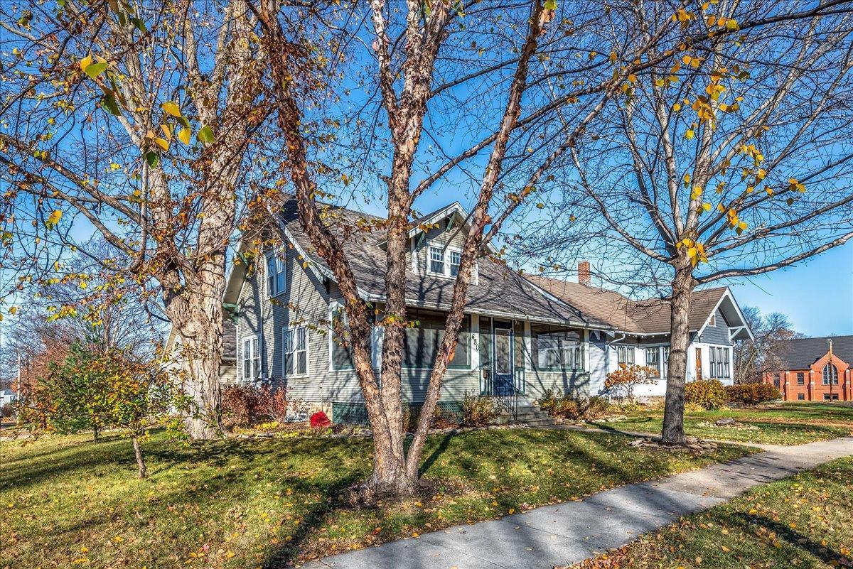680 W 3rd Street