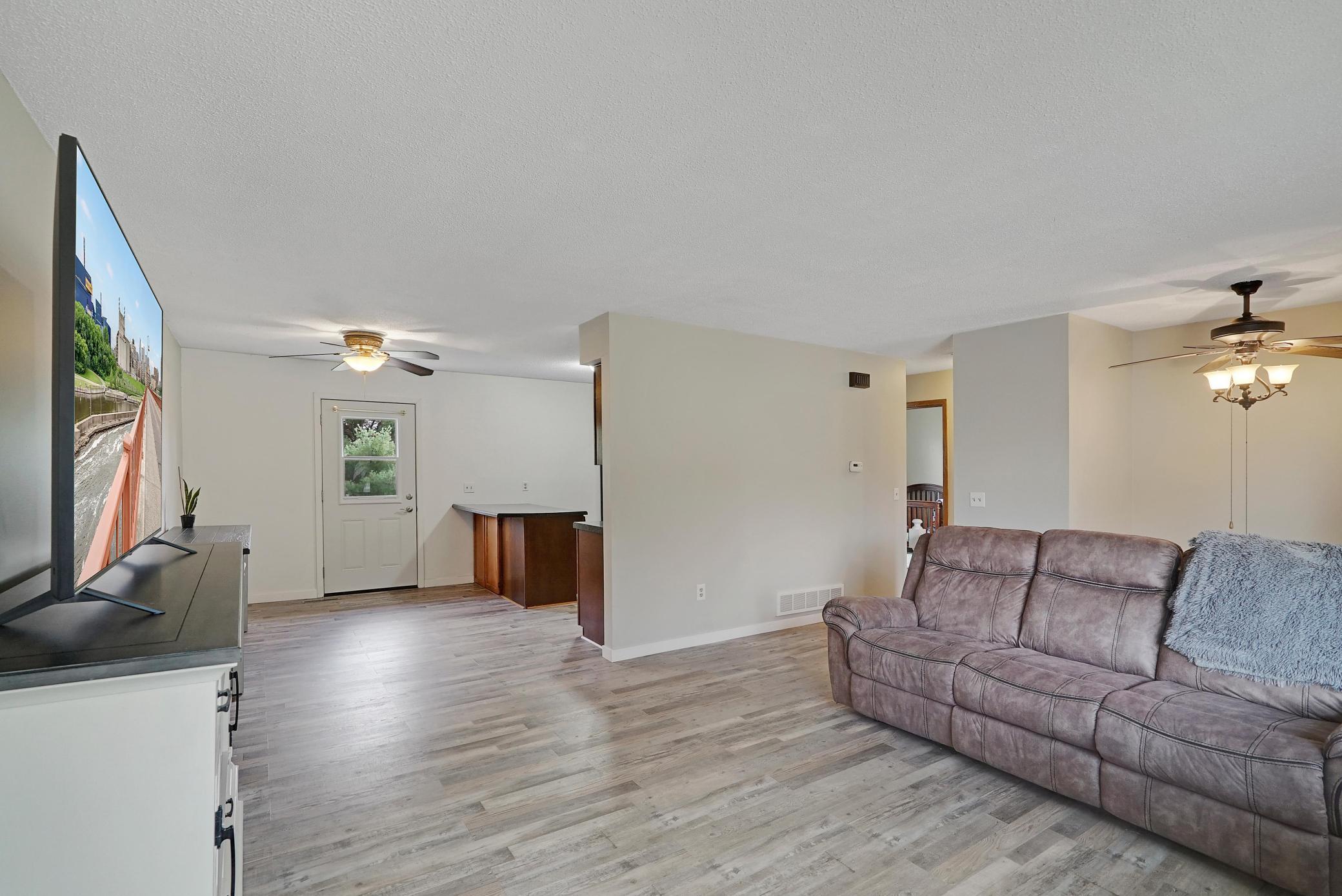 206 8th Avenue NE