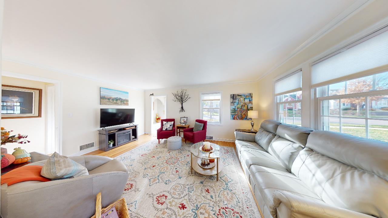 1435 1st Street NW