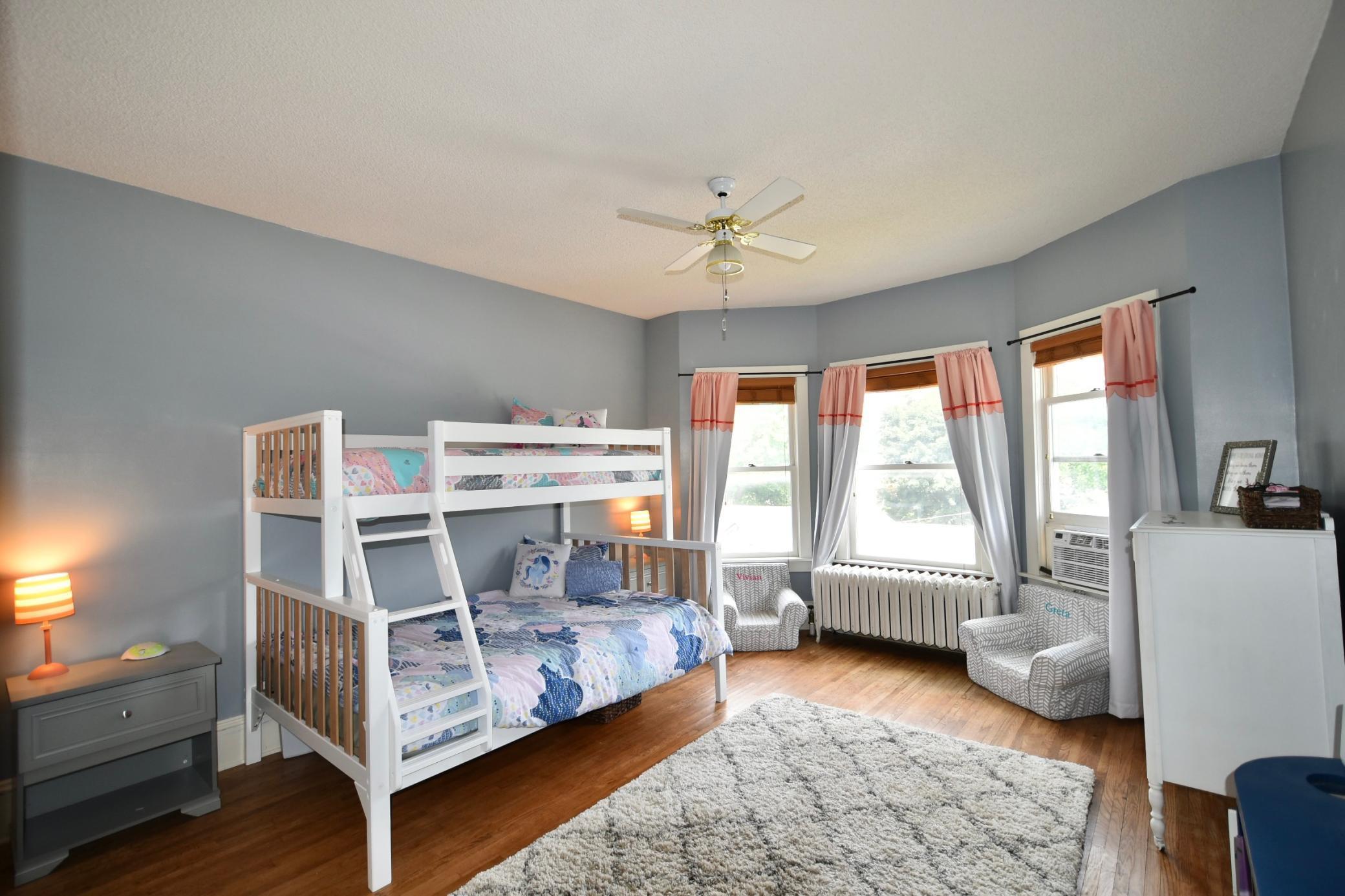 216 2nd Street SW