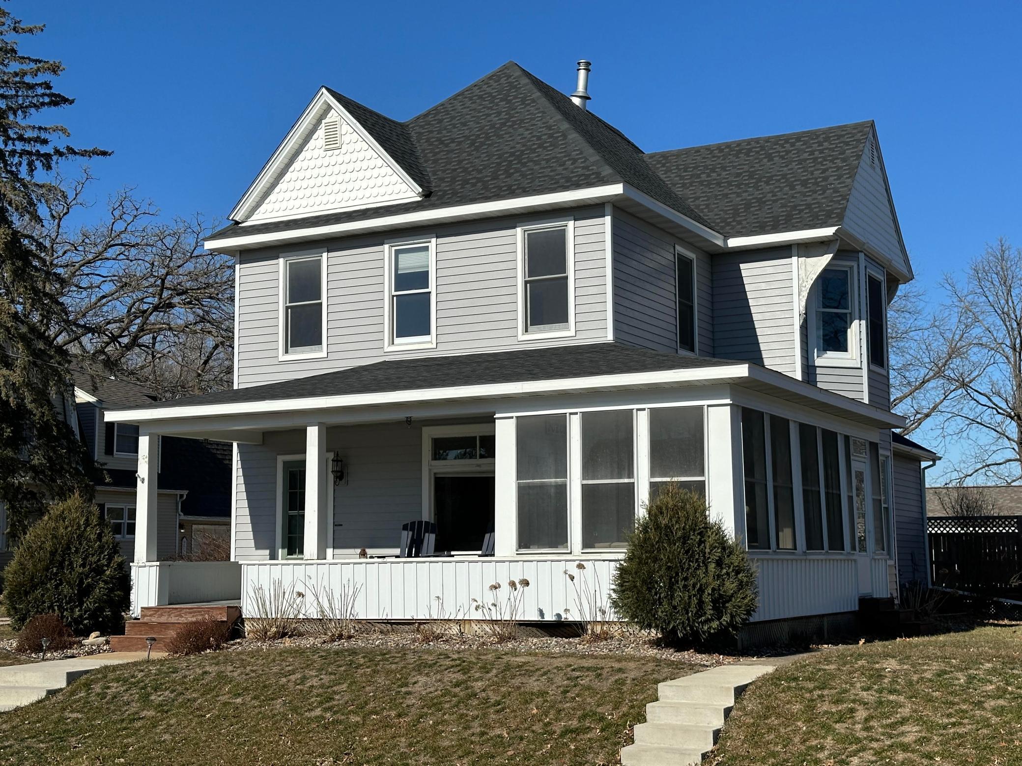 216 2nd Street SW