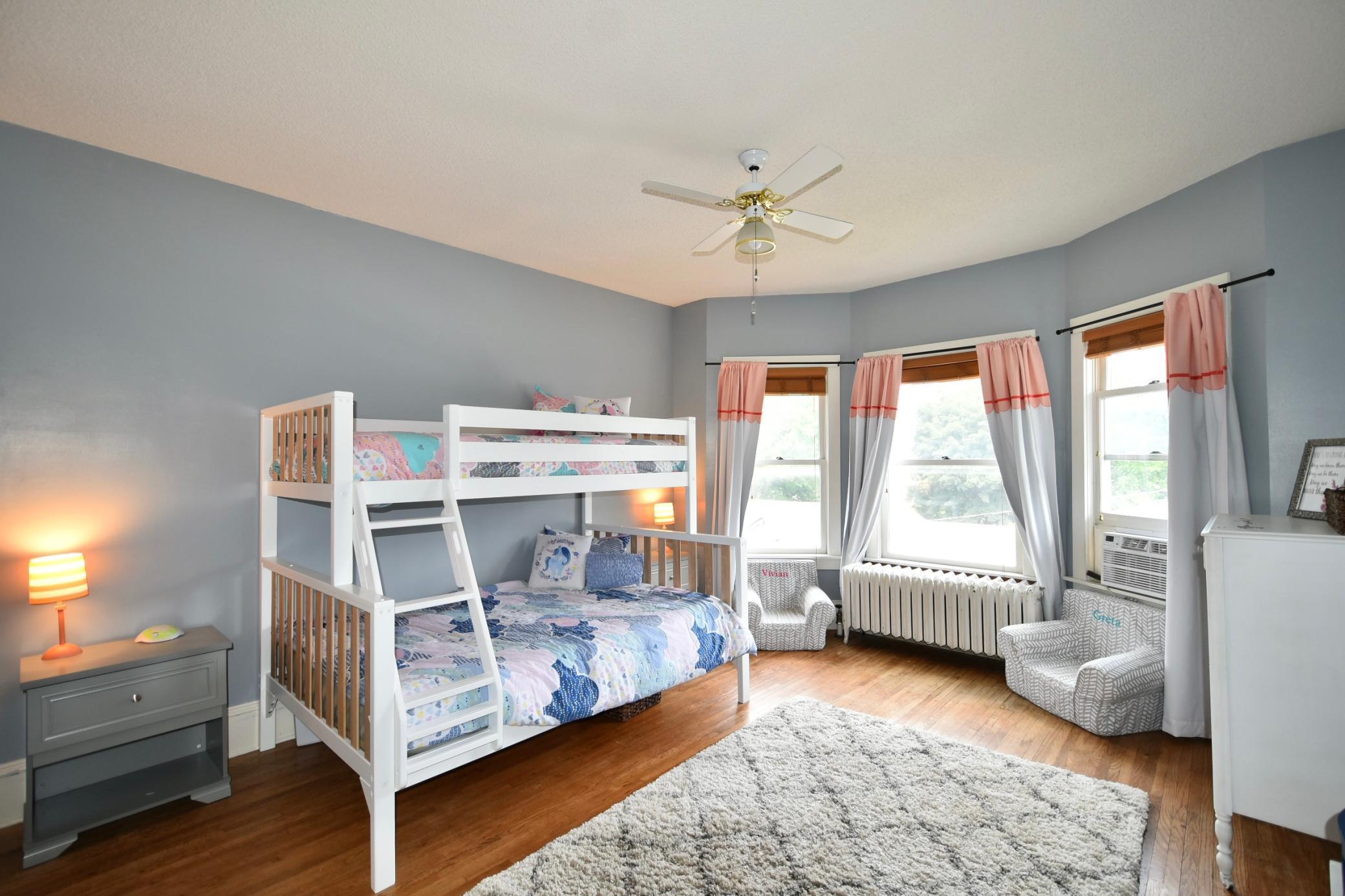 216 2nd Street SW