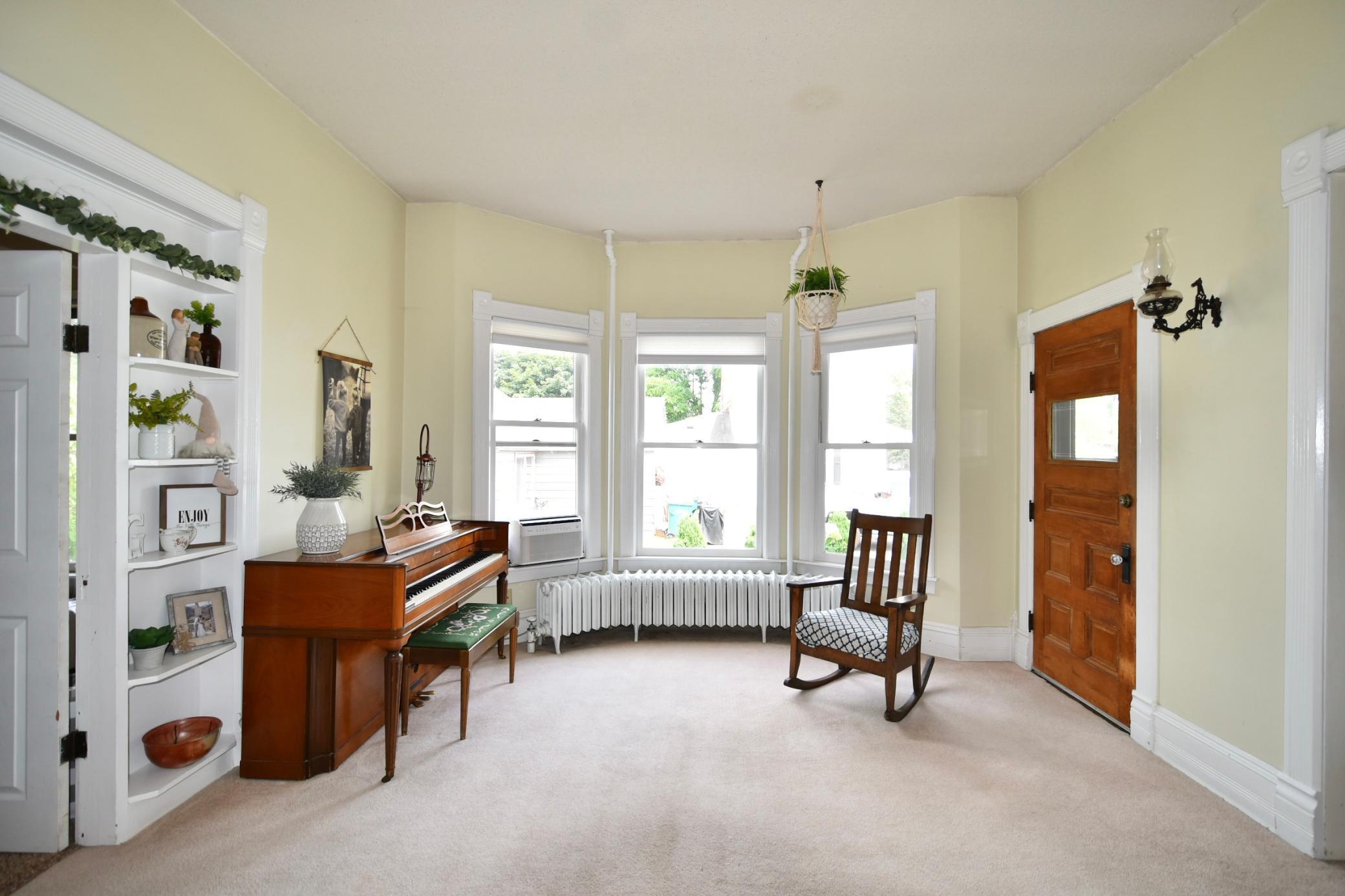216 2nd Street SW