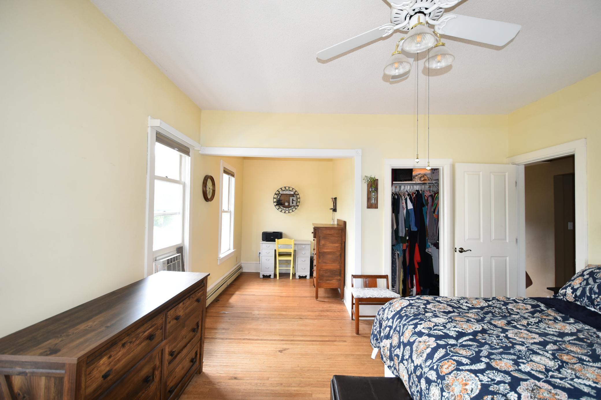216 2nd Street SW